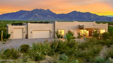 Photo of 2068 E Old Stone House Trail, Sahuarita, AZ 85629 (MLS # 22624988)