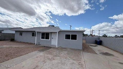 Photo of 2602 E Coconino Vista, Tucson, AZ 85713 (MLS # 22624260)