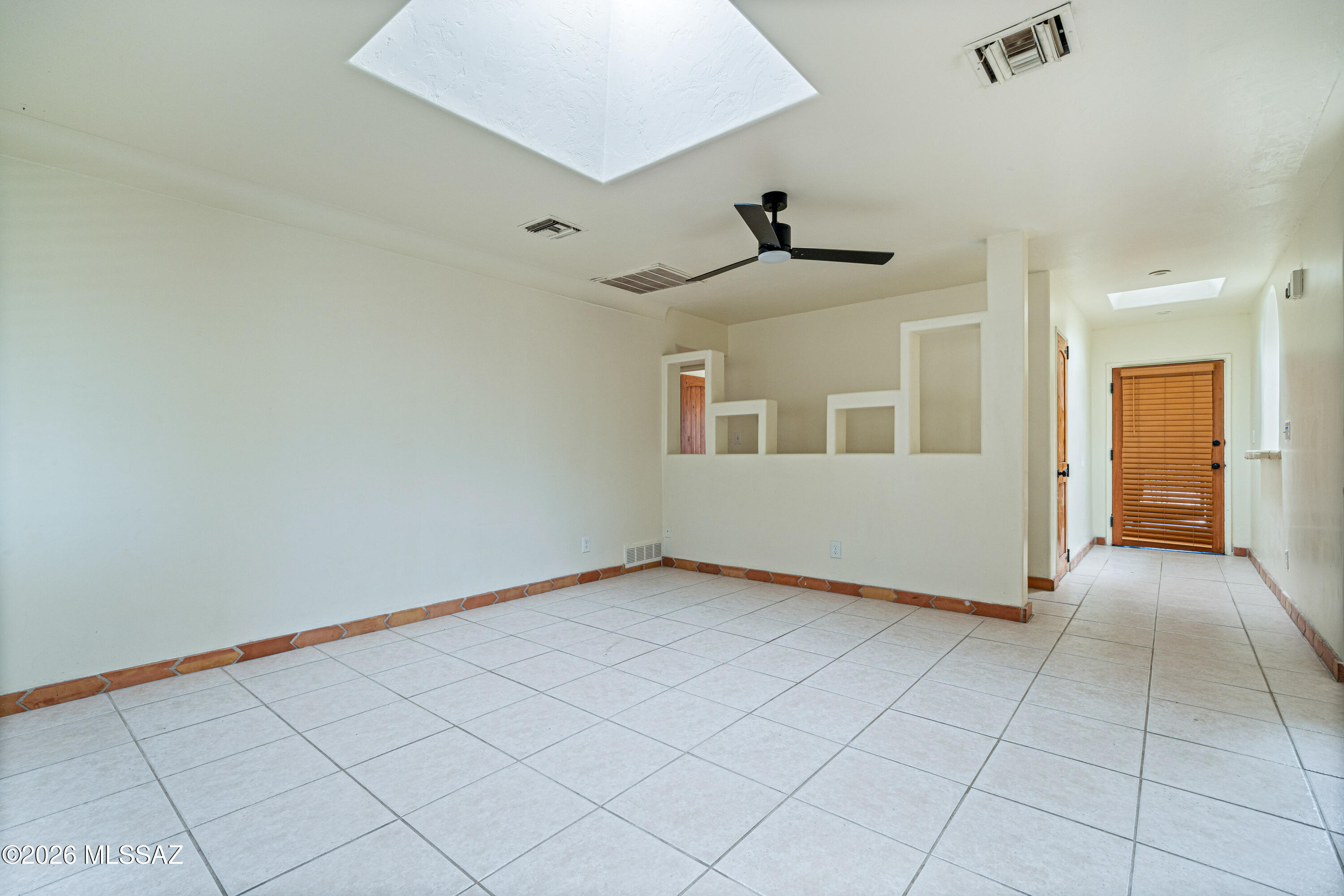 1262 W La Osa Drive
