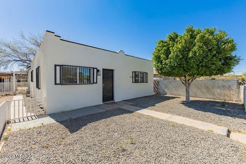 Photo of 732 E 38th Street, Tucson, AZ 85713 (MLS # 22606991)