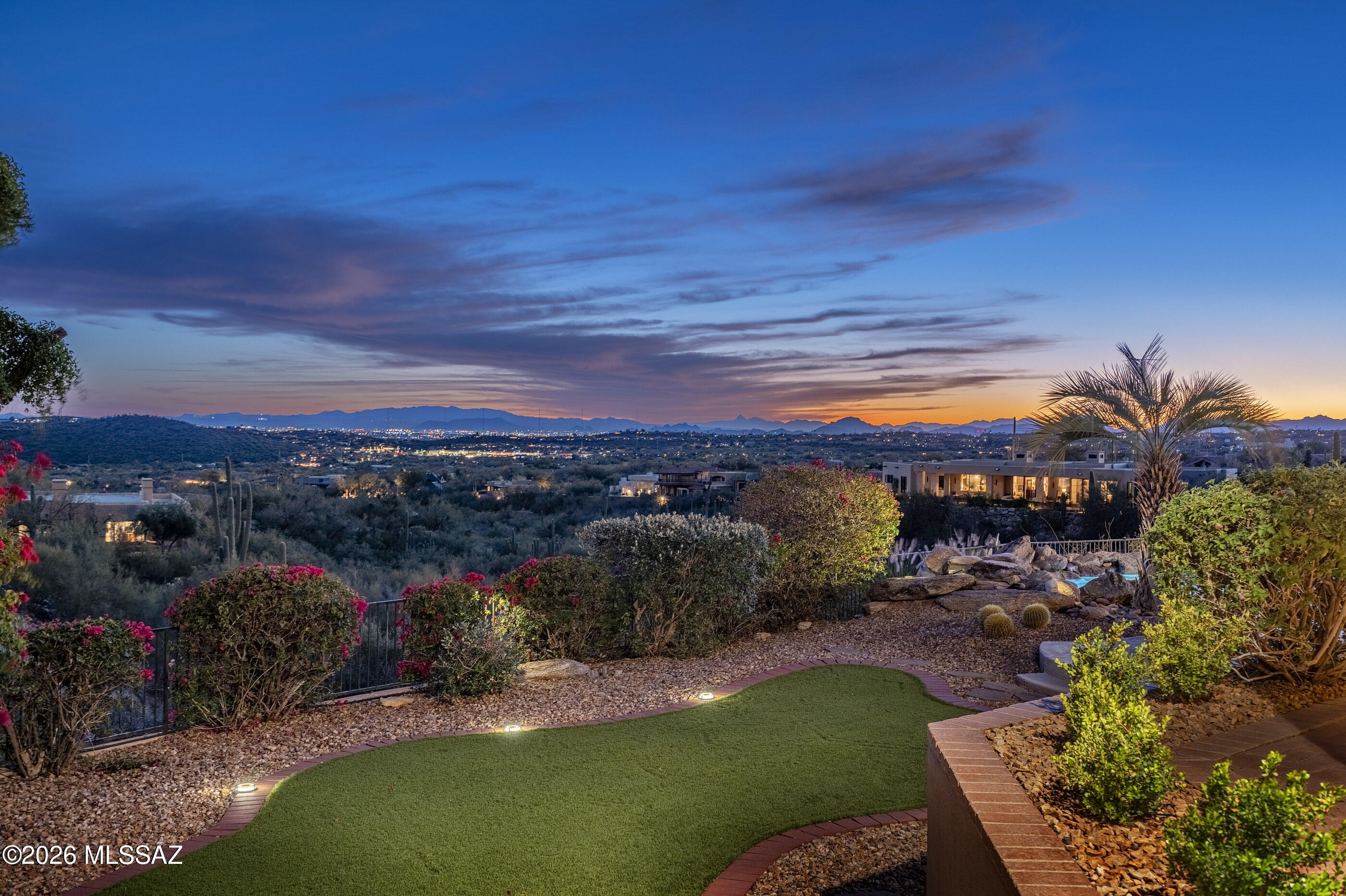 6361 N Canon Del Pajaro