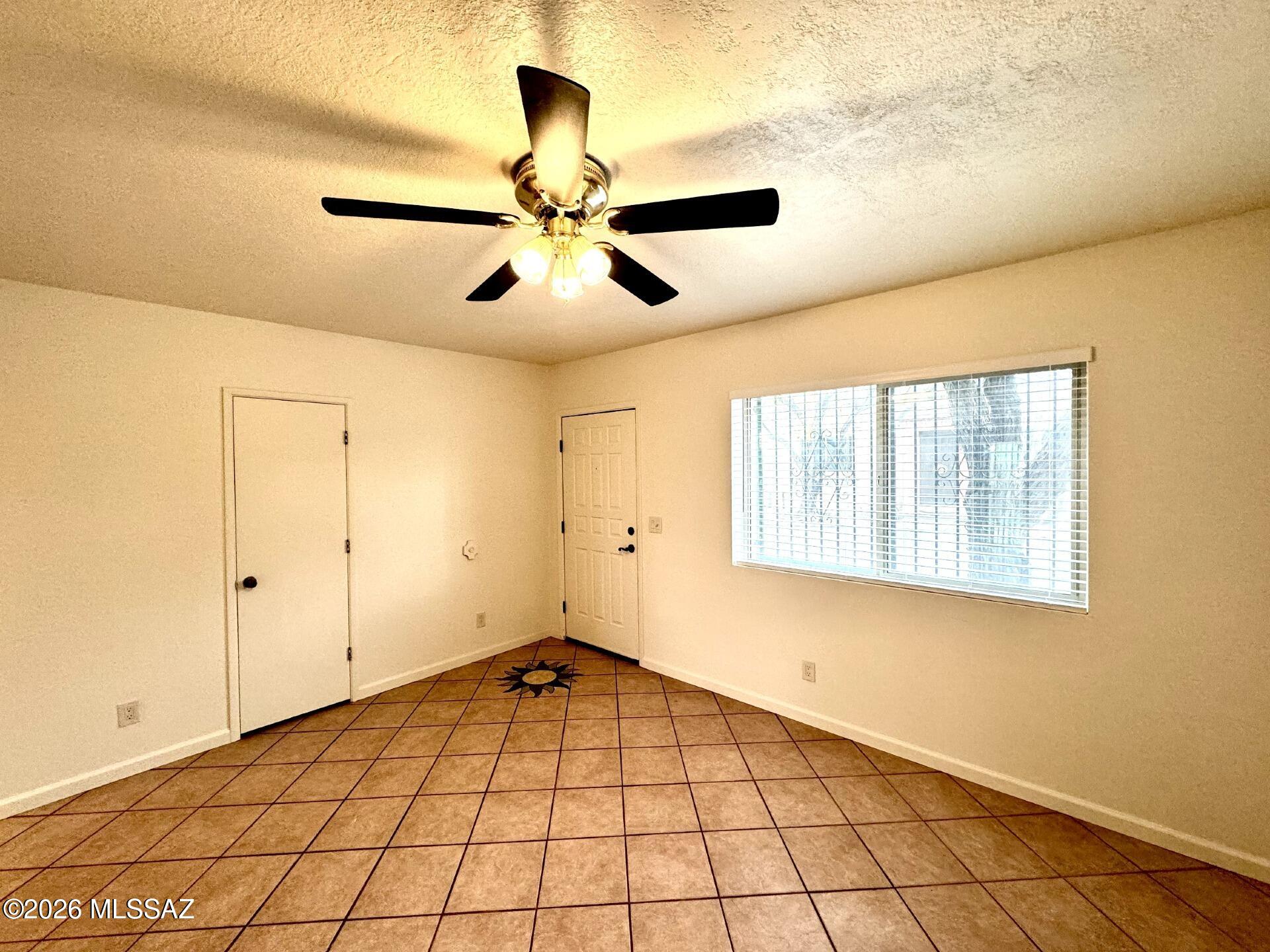 Casitas De Coronado (1-25) - Residential Lease
