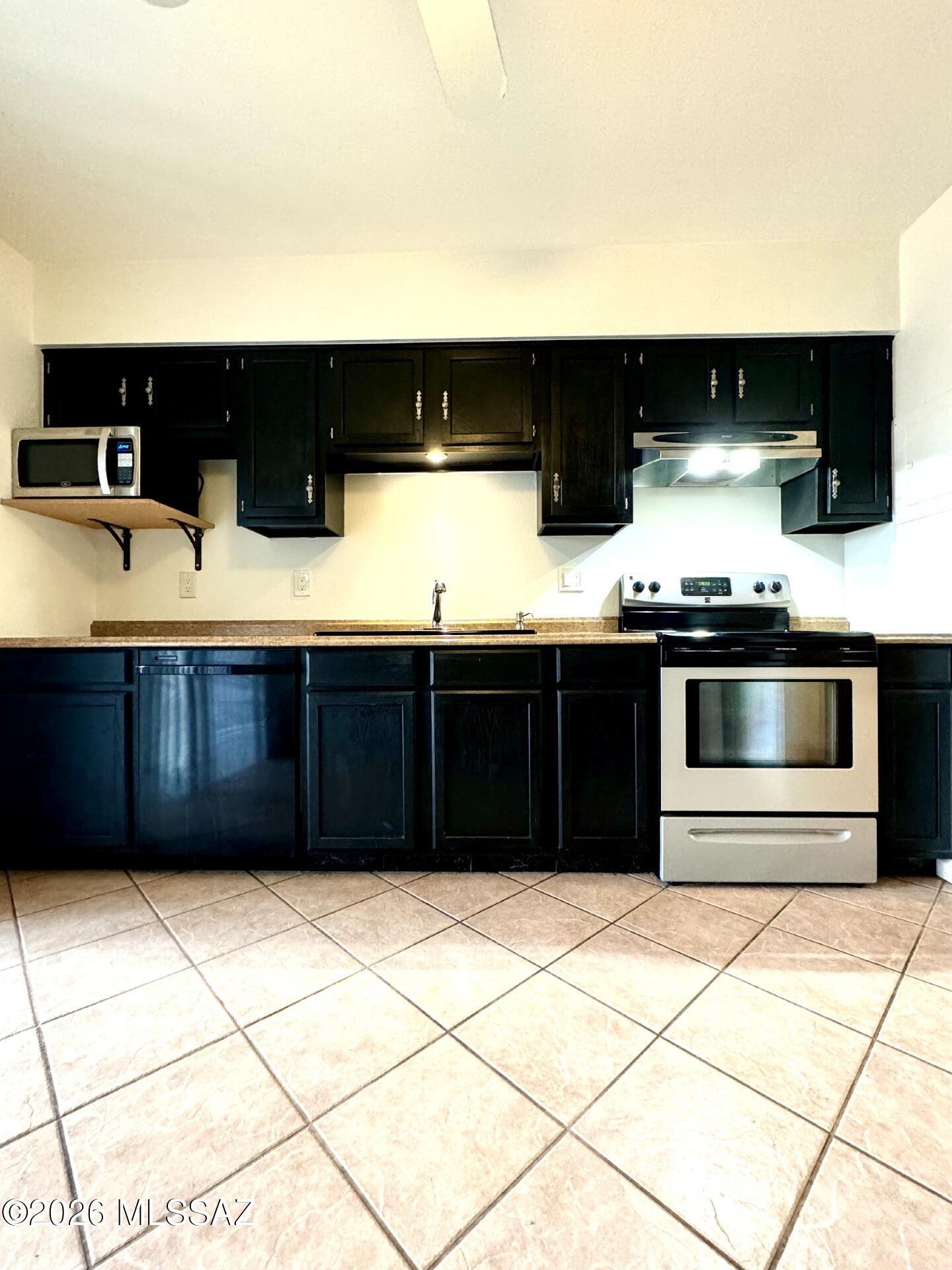 Casitas De Coronado (1-25) - Residential Lease