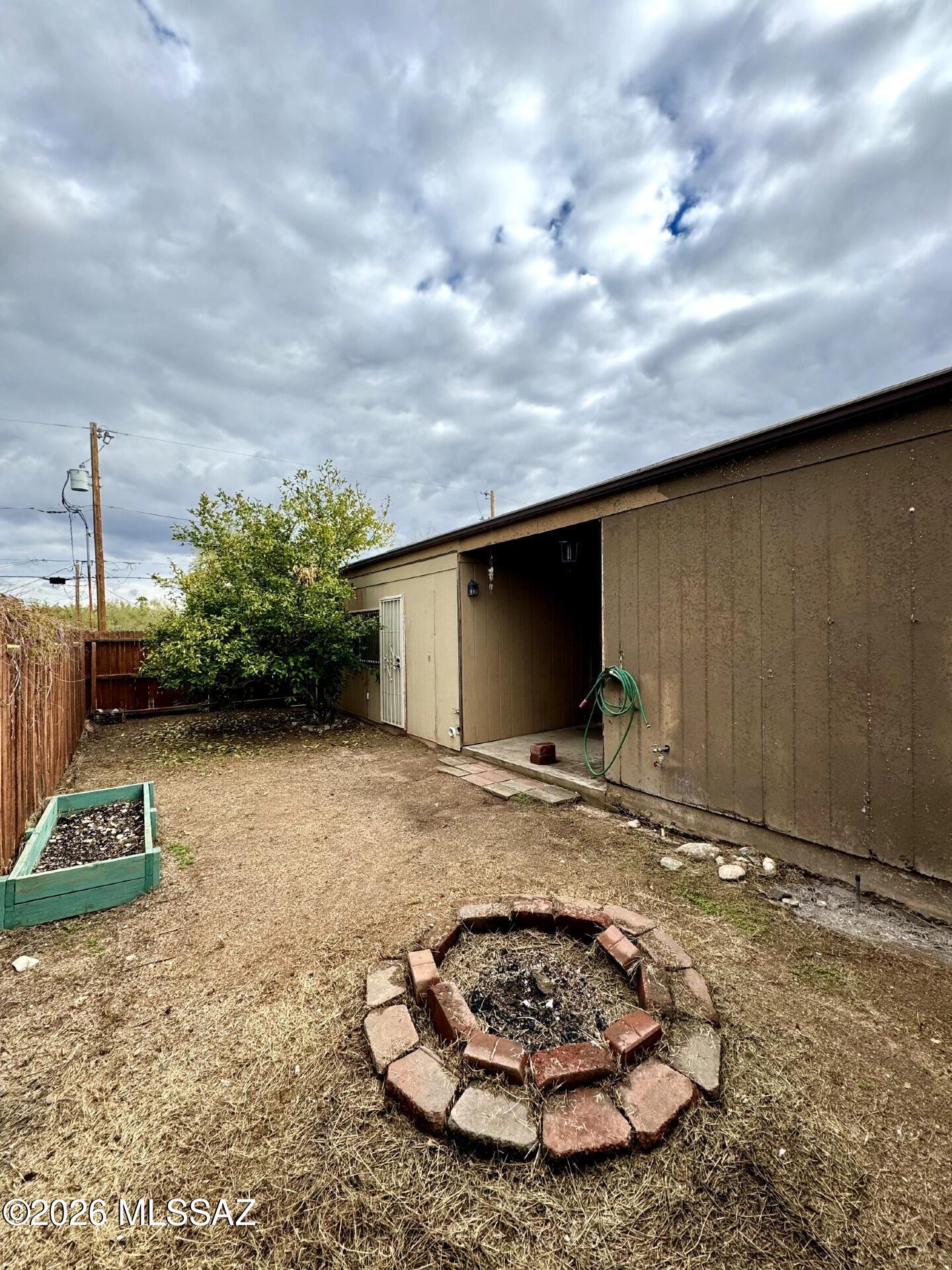 Casitas De Coronado (1-25) - Residential Lease