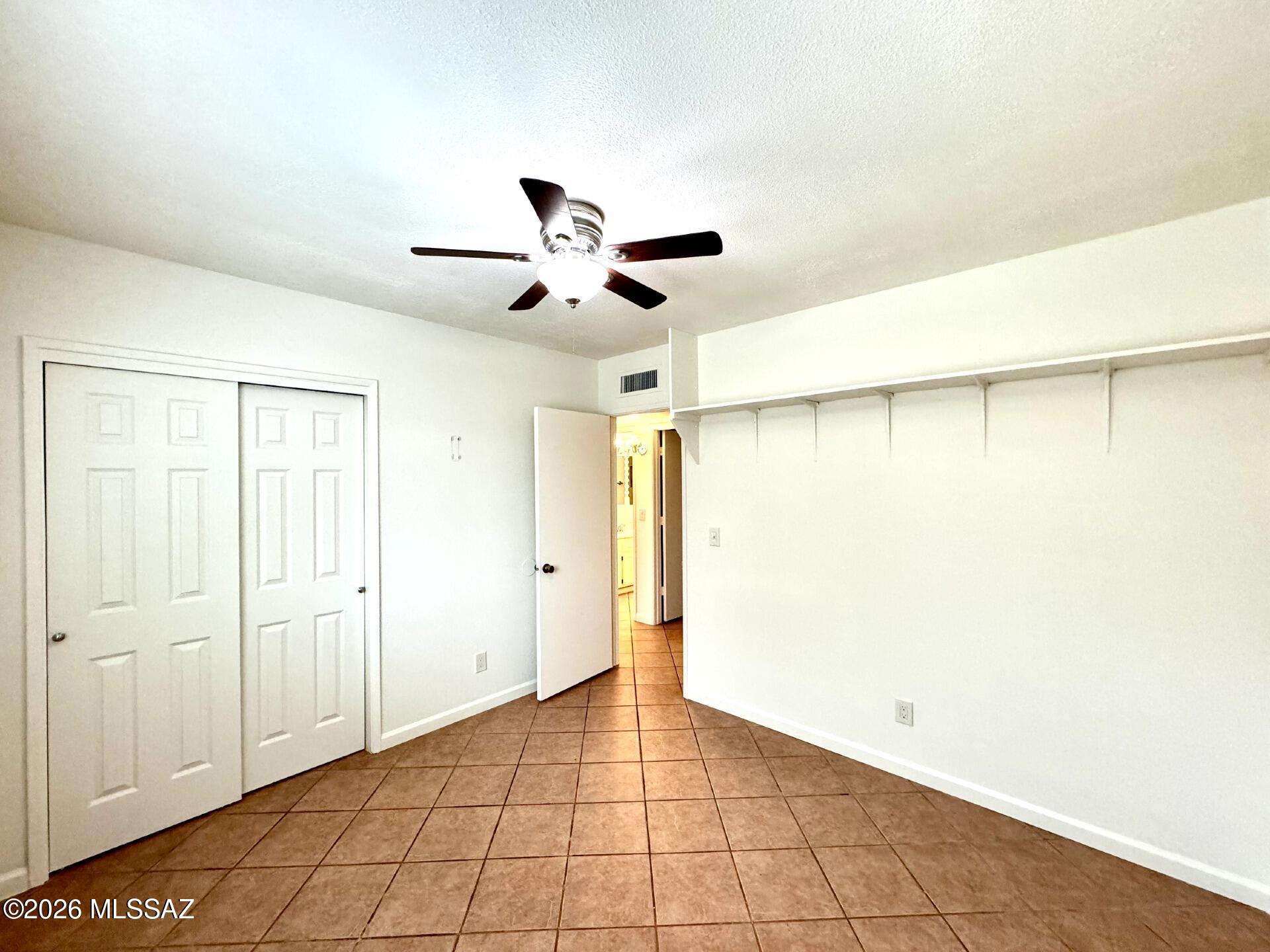 Casitas De Coronado (1-25) - Residential Lease