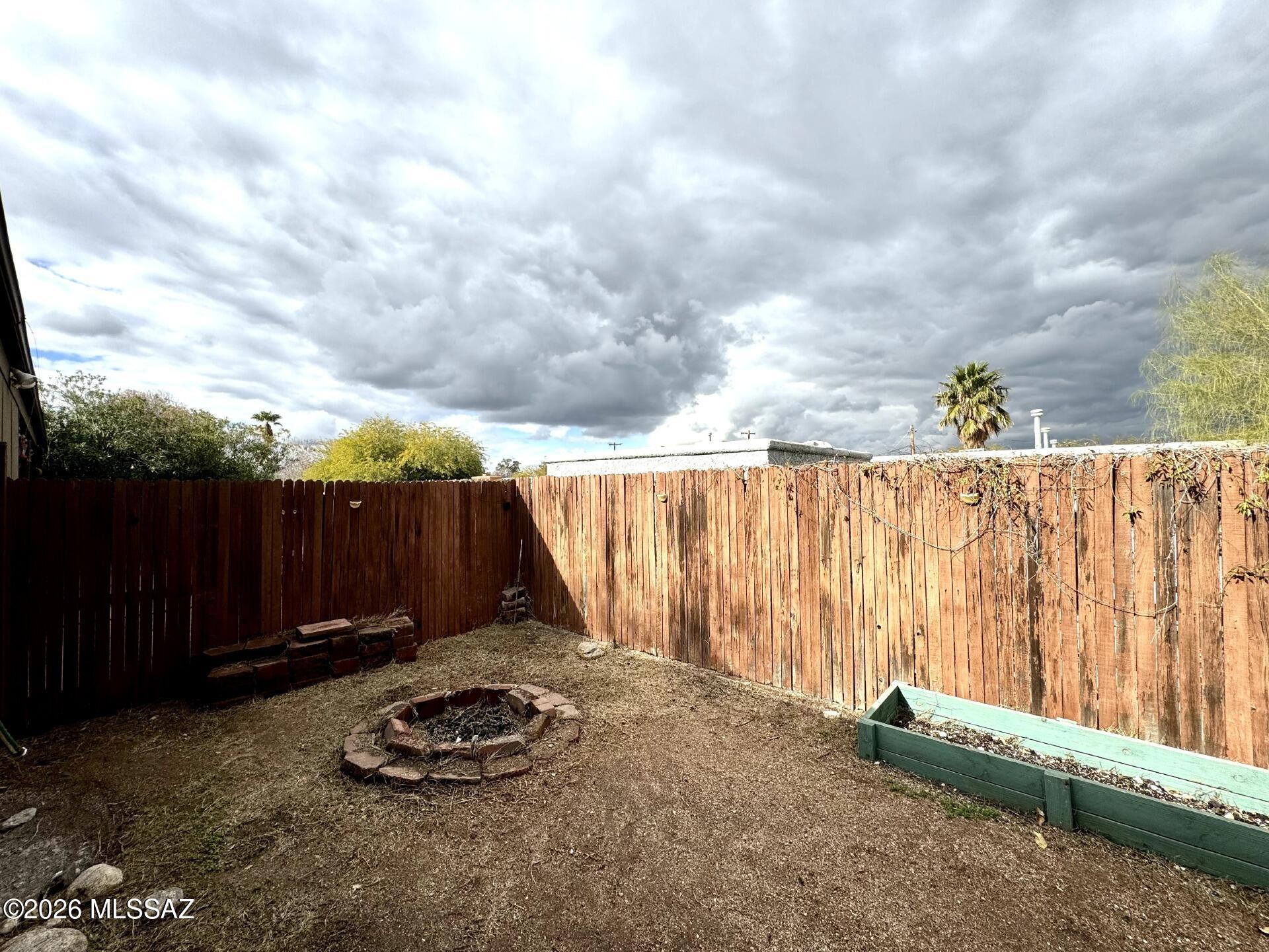 Casitas De Coronado (1-25) - Residential Lease