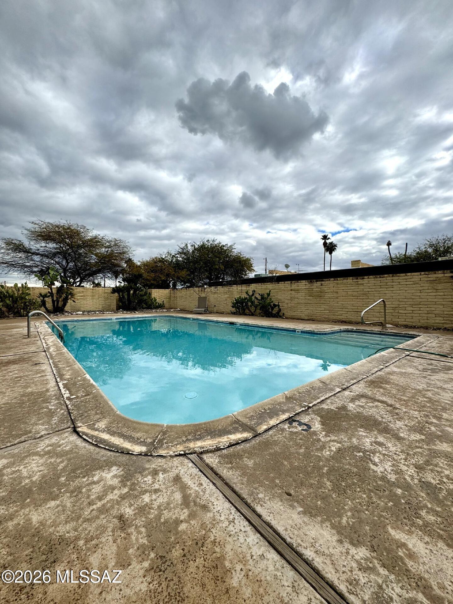 Casitas De Coronado (1-25) - Residential Lease
