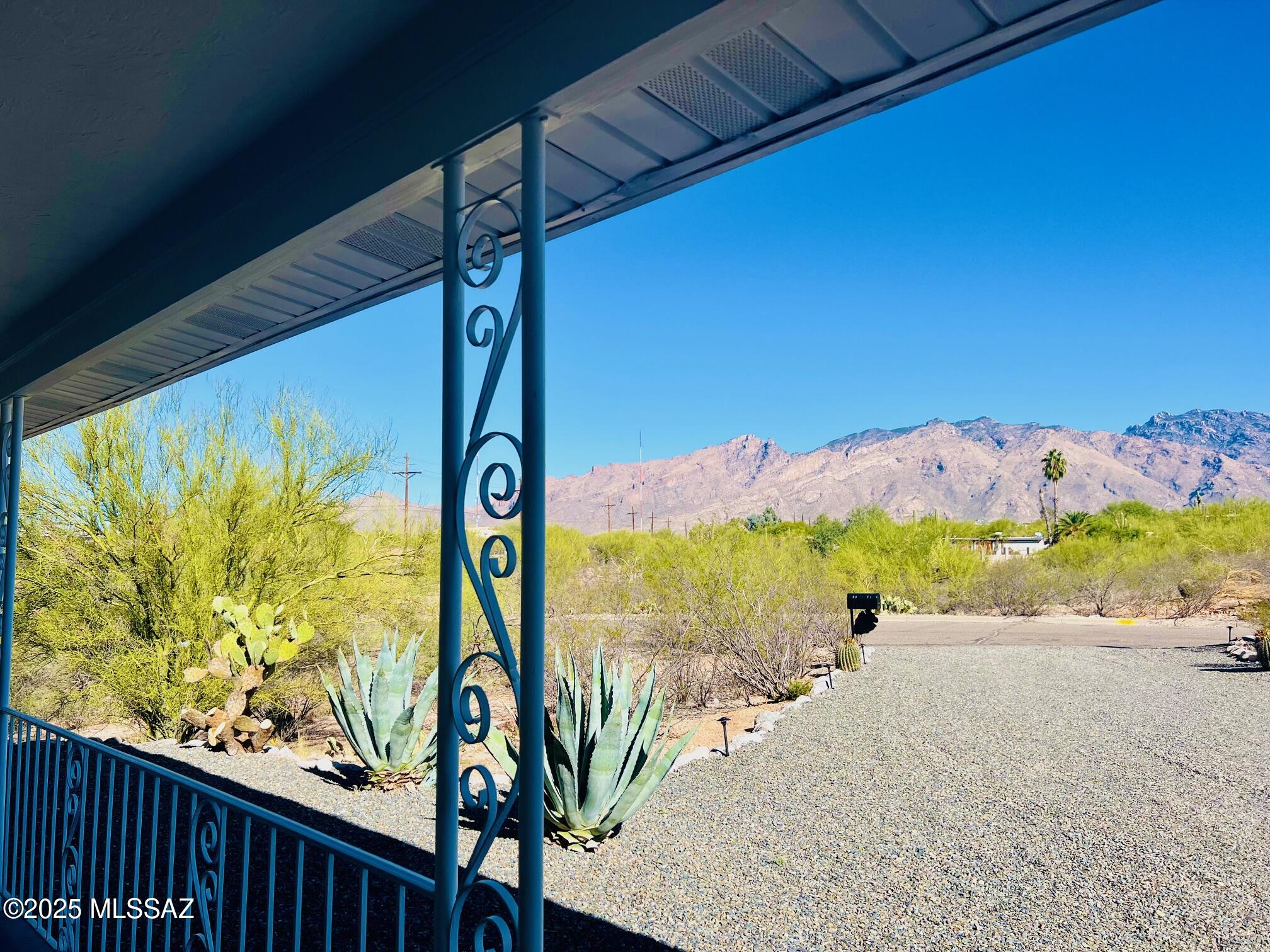 4335 N La Linda Rama