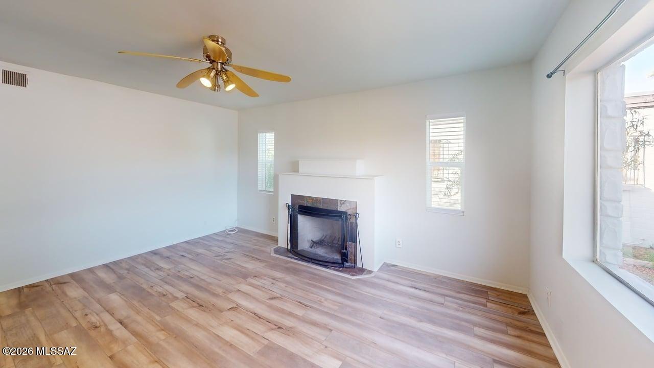 Country Club Manor - Residential Lease