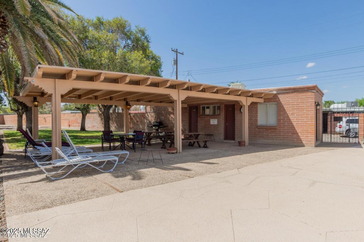 Spanish Village Th - Residential