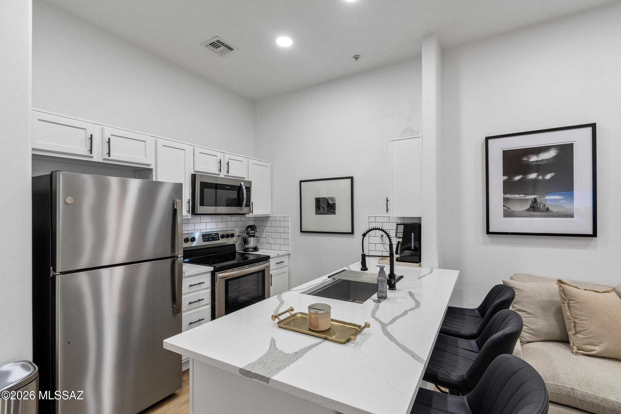 Placita Escondida Bldgs 18-20 Units 1-204 - Residential Lease