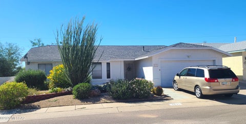 Photo of 9631 N Vendone Avenue, Tucson, AZ 85742 (MLS # 22624197)