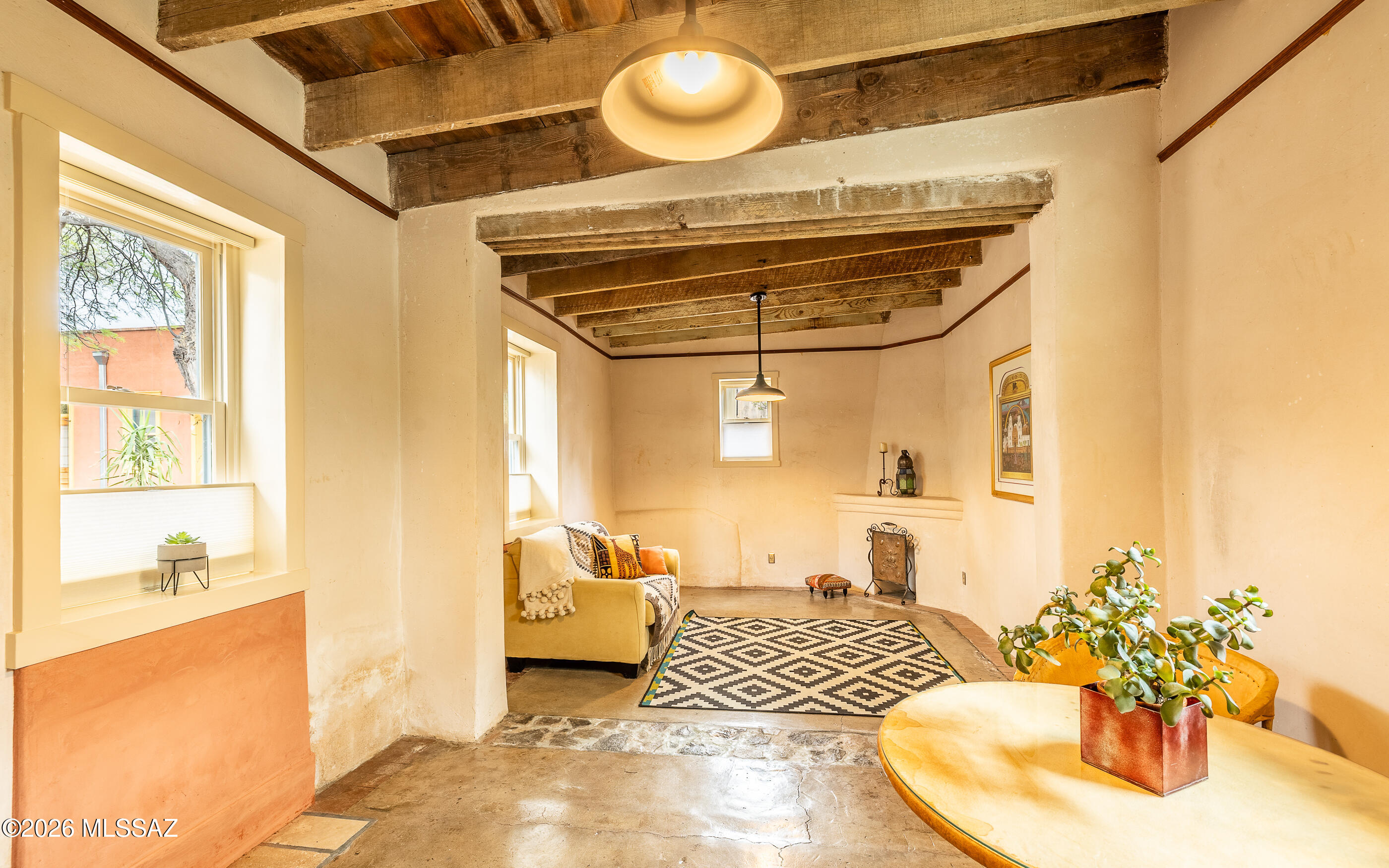 612 S Convent Avenue