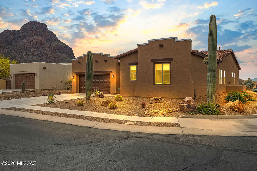 5227 W Golden Vista Way