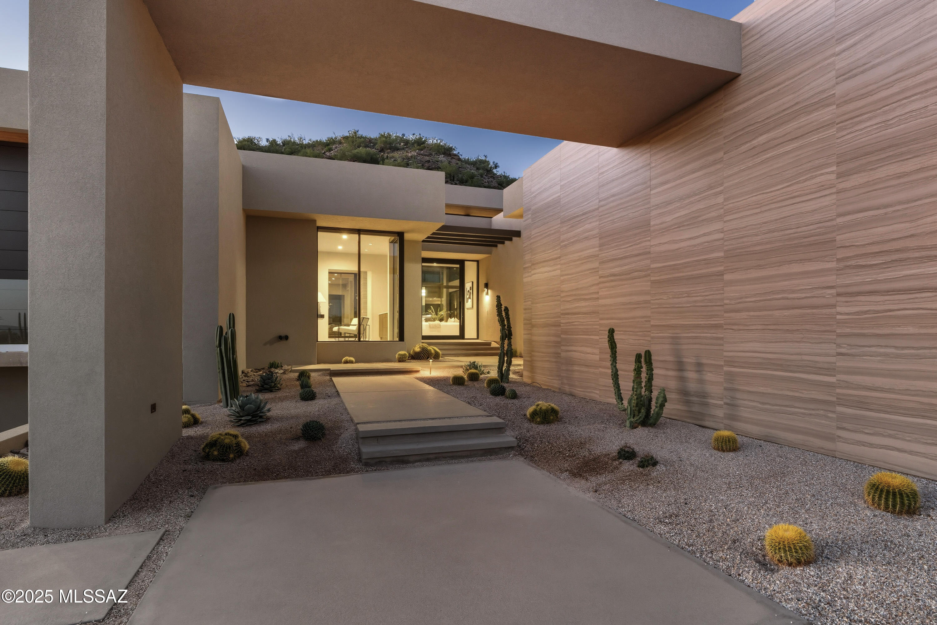 6384 W Rockpoint Ridge Place