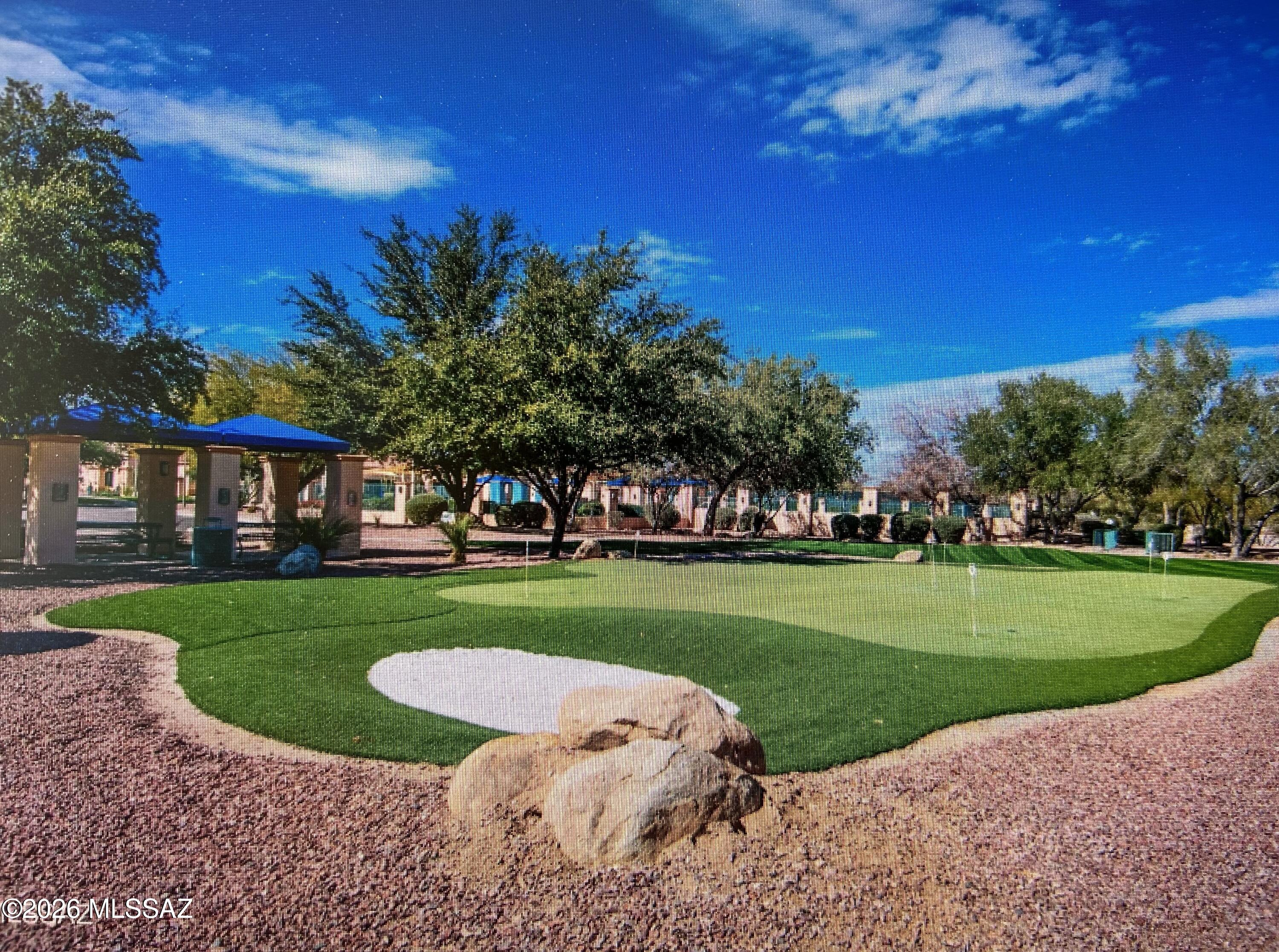 9532 N Twinkling Shadows Way