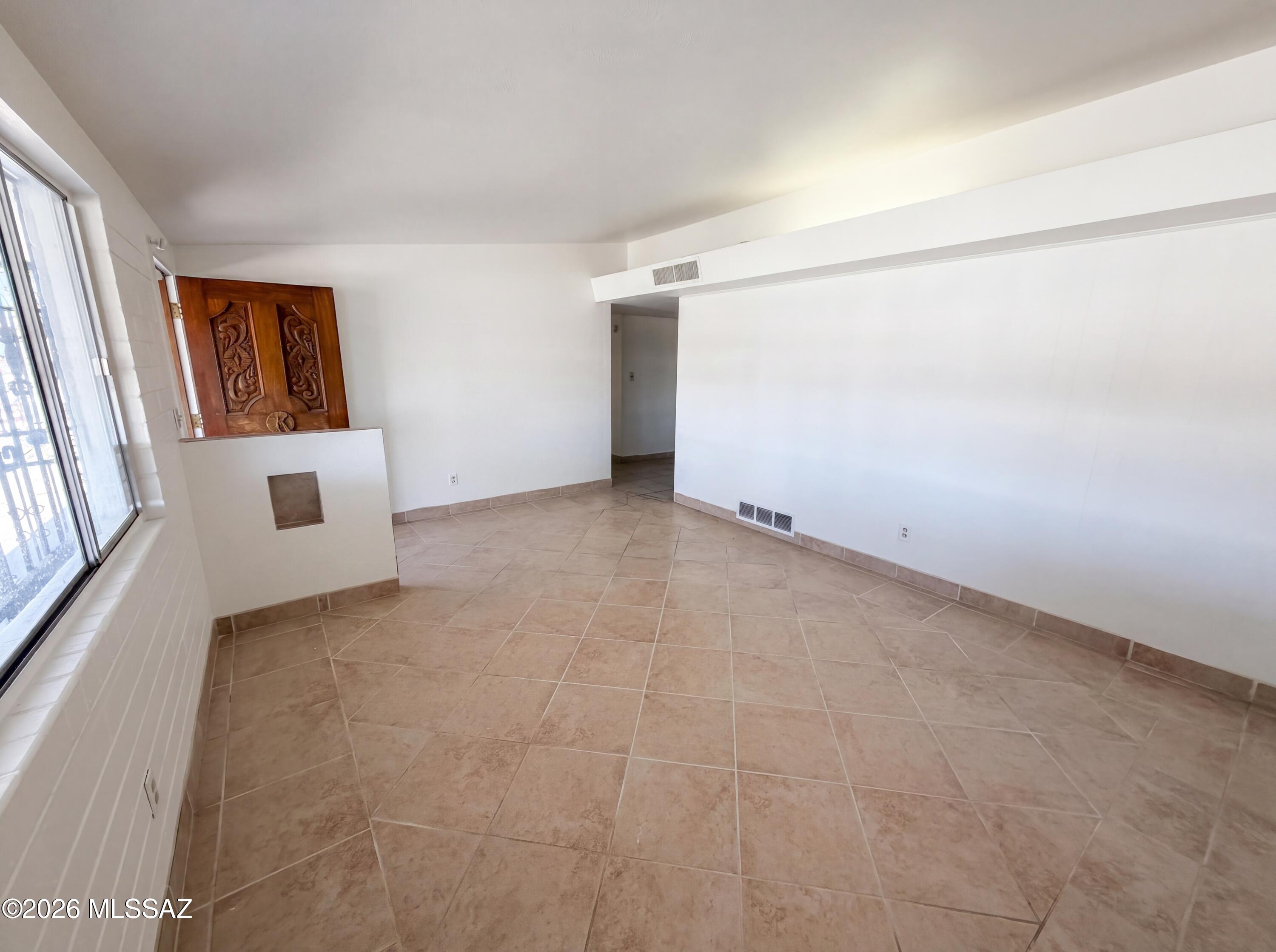 1133 W Edgewater Drive