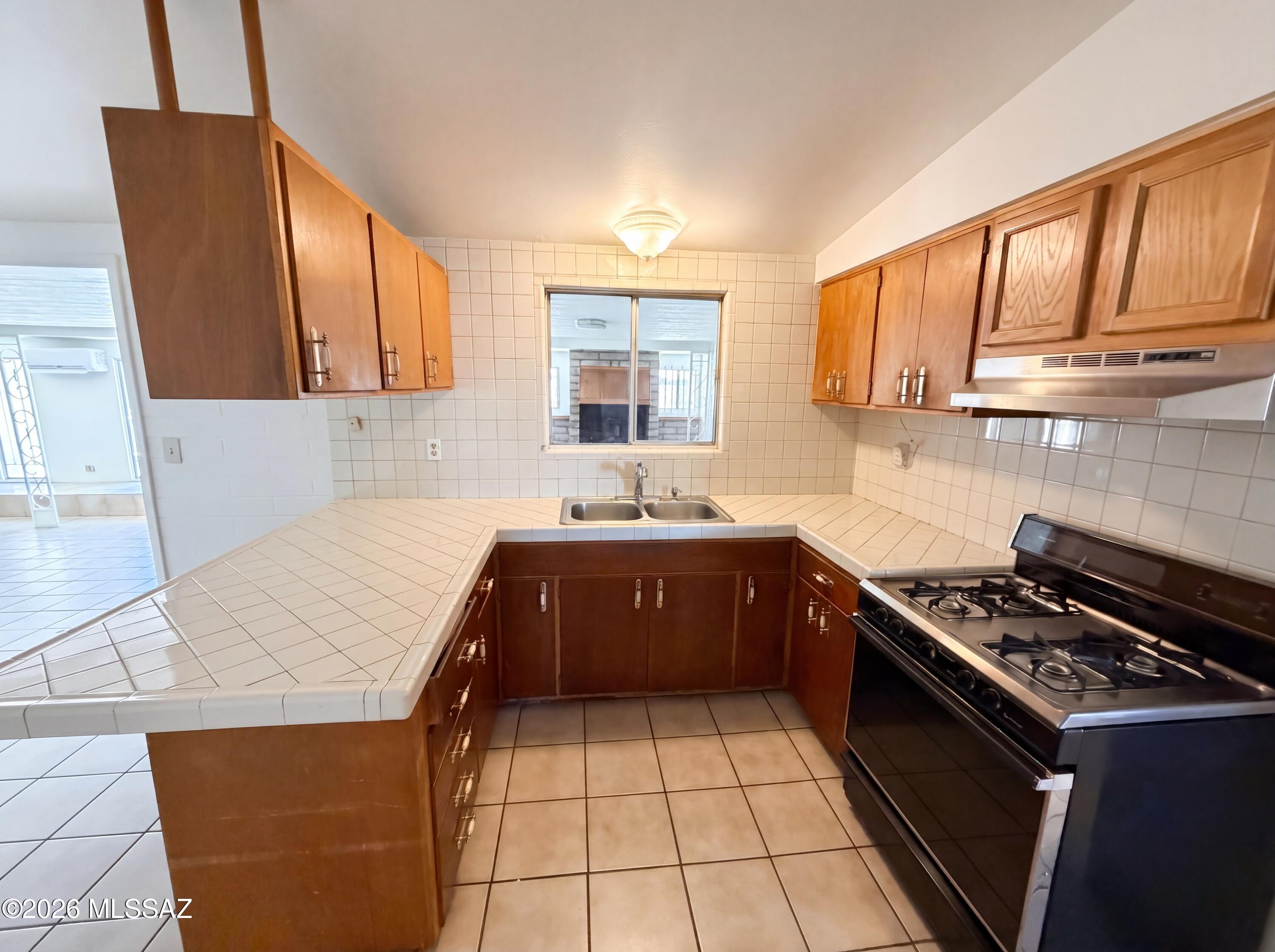 1133 W Edgewater Drive