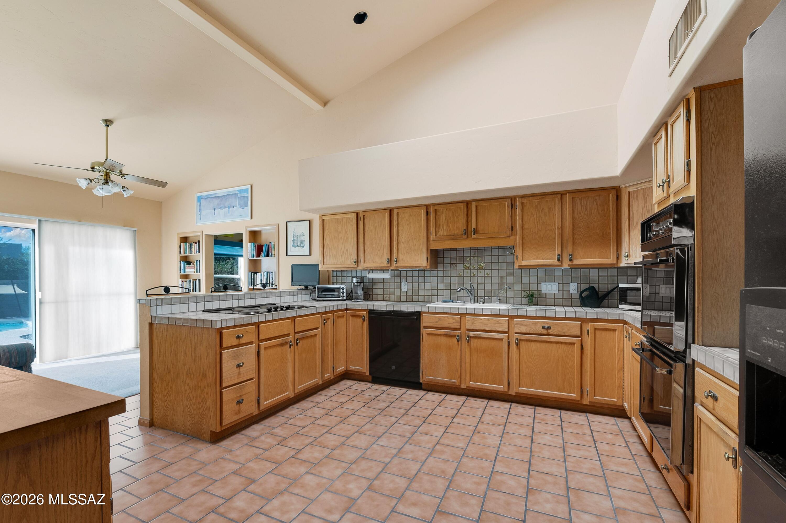12390 E Ave De La Vista Verde
