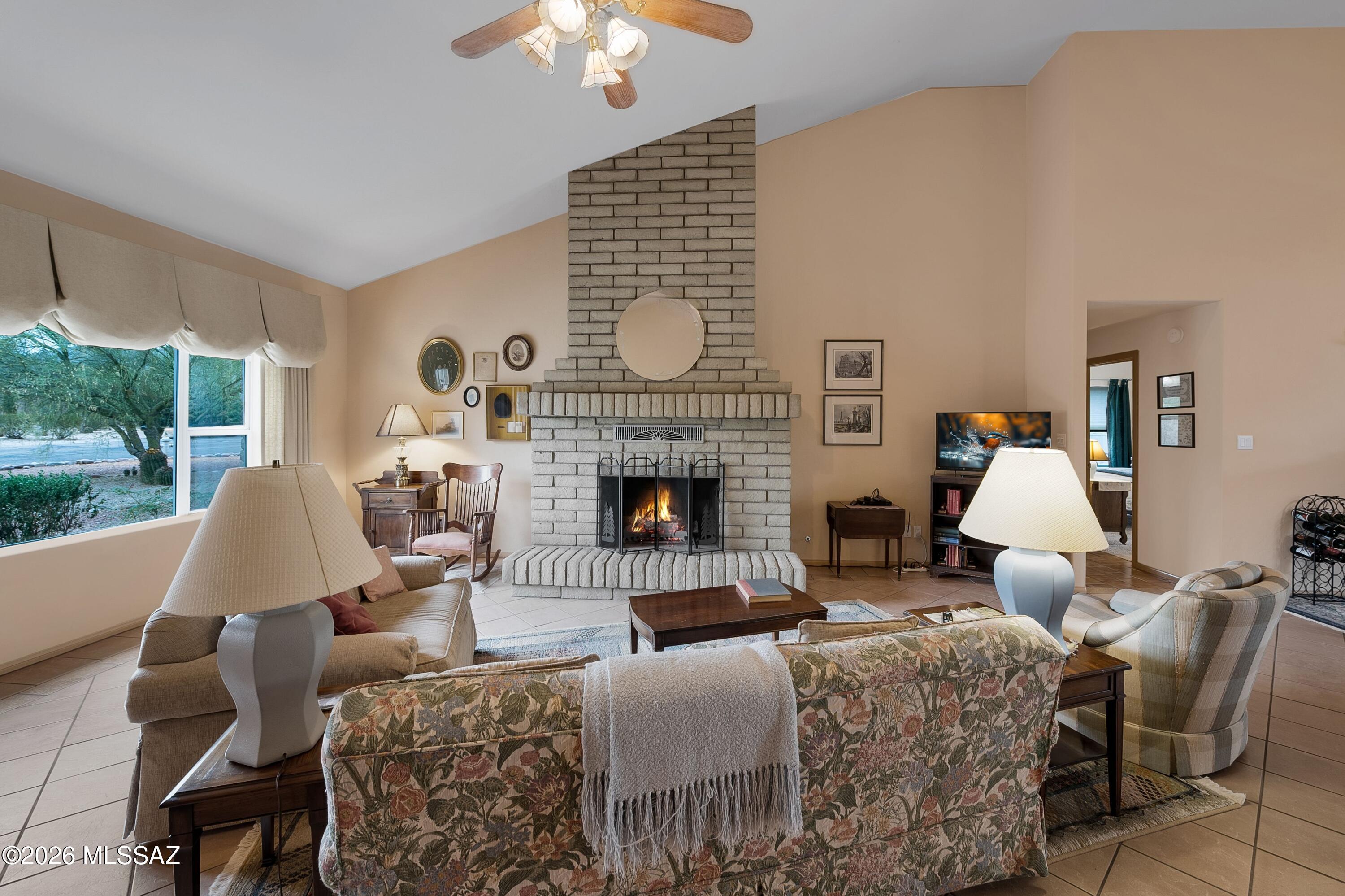 12390 E Ave De La Vista Verde