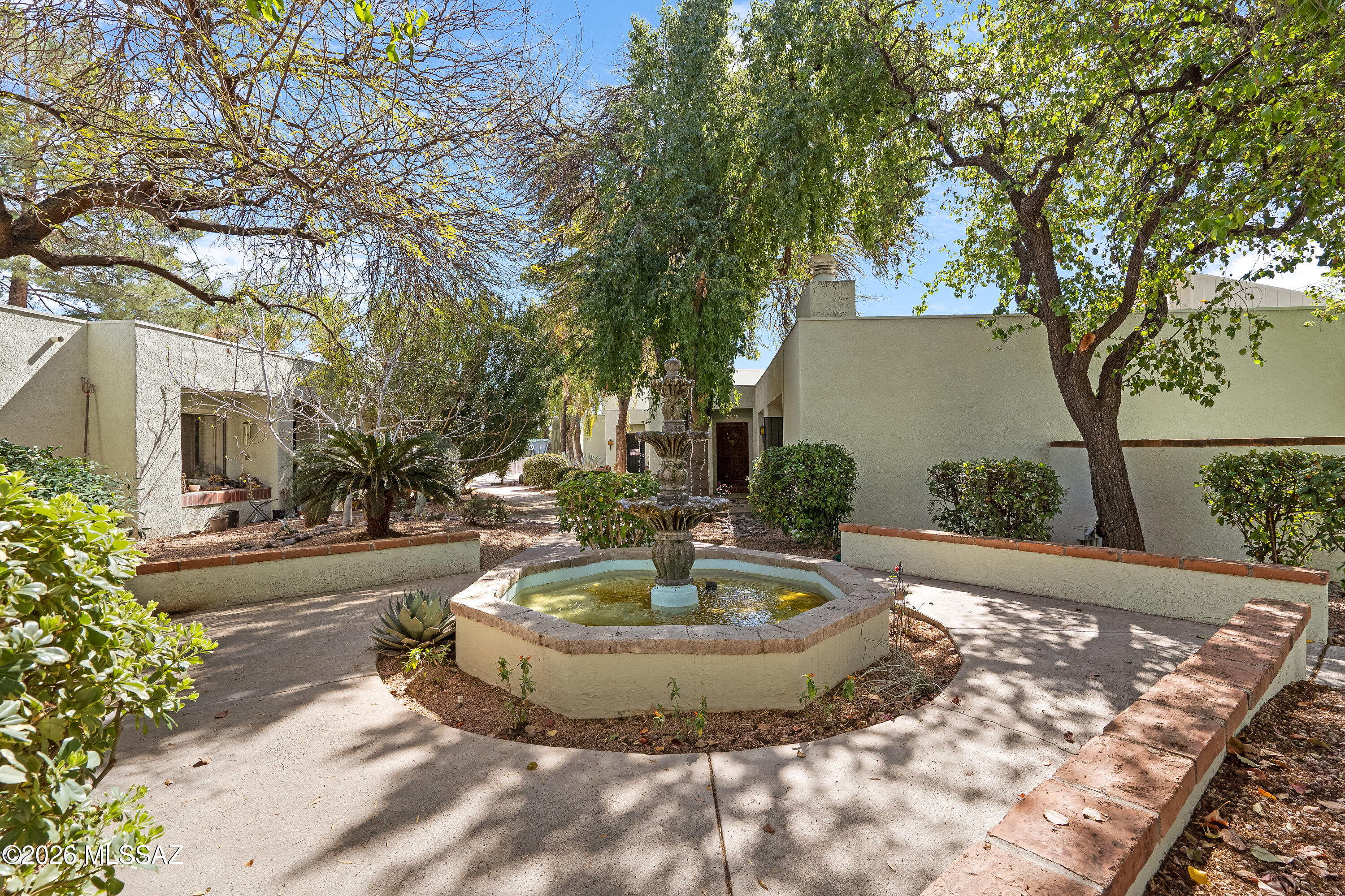 7840 N La Cañada Drive