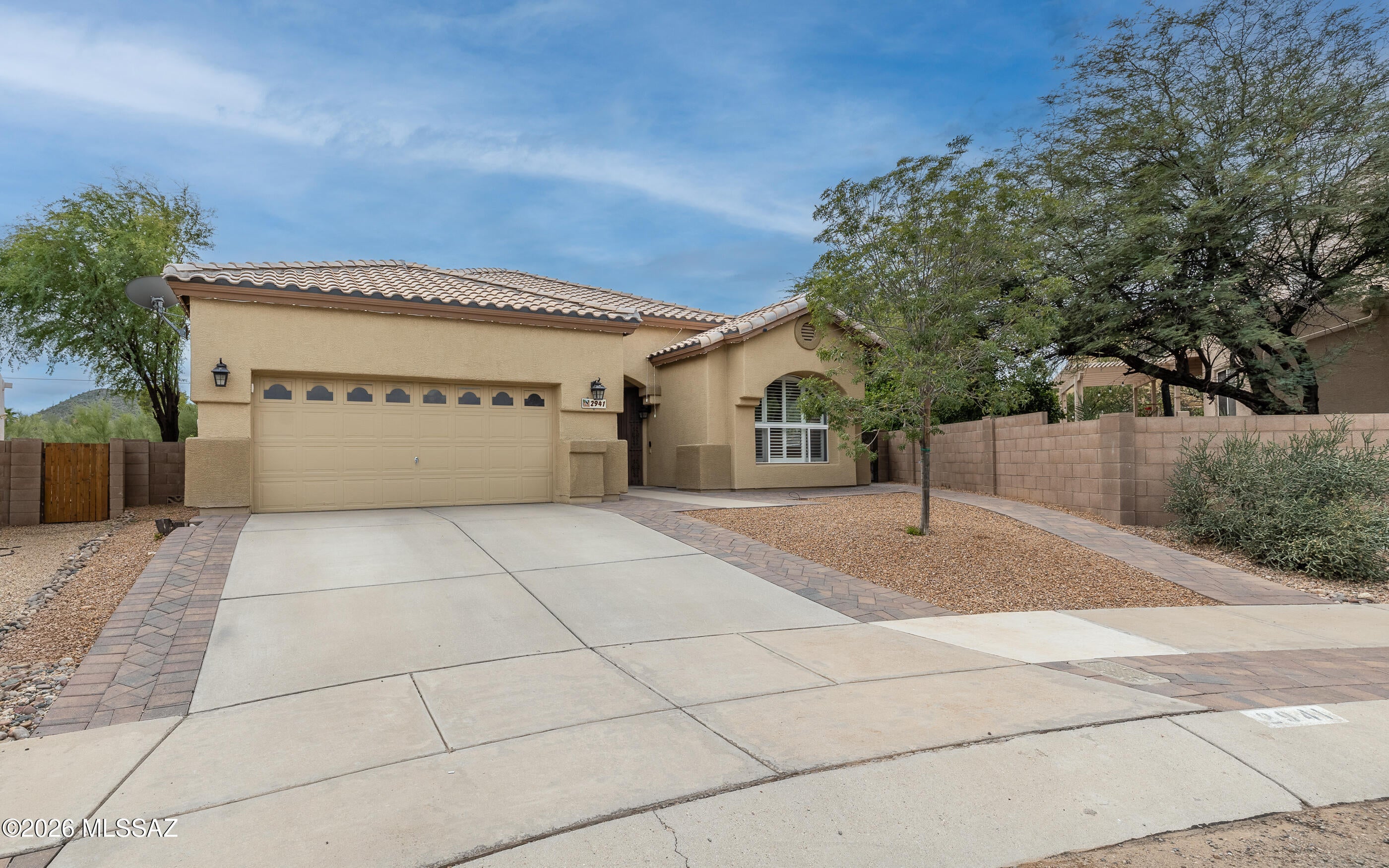 2941 W Desert Glory Drive