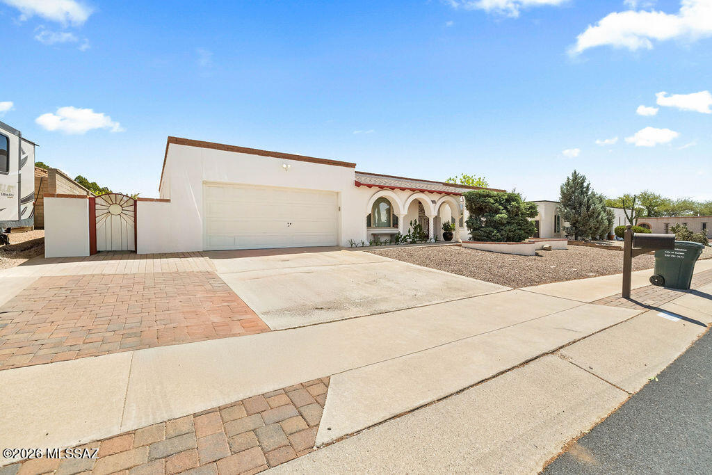 2201 S Hearthstone Avenue