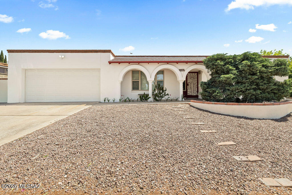 2201 S Hearthstone Avenue