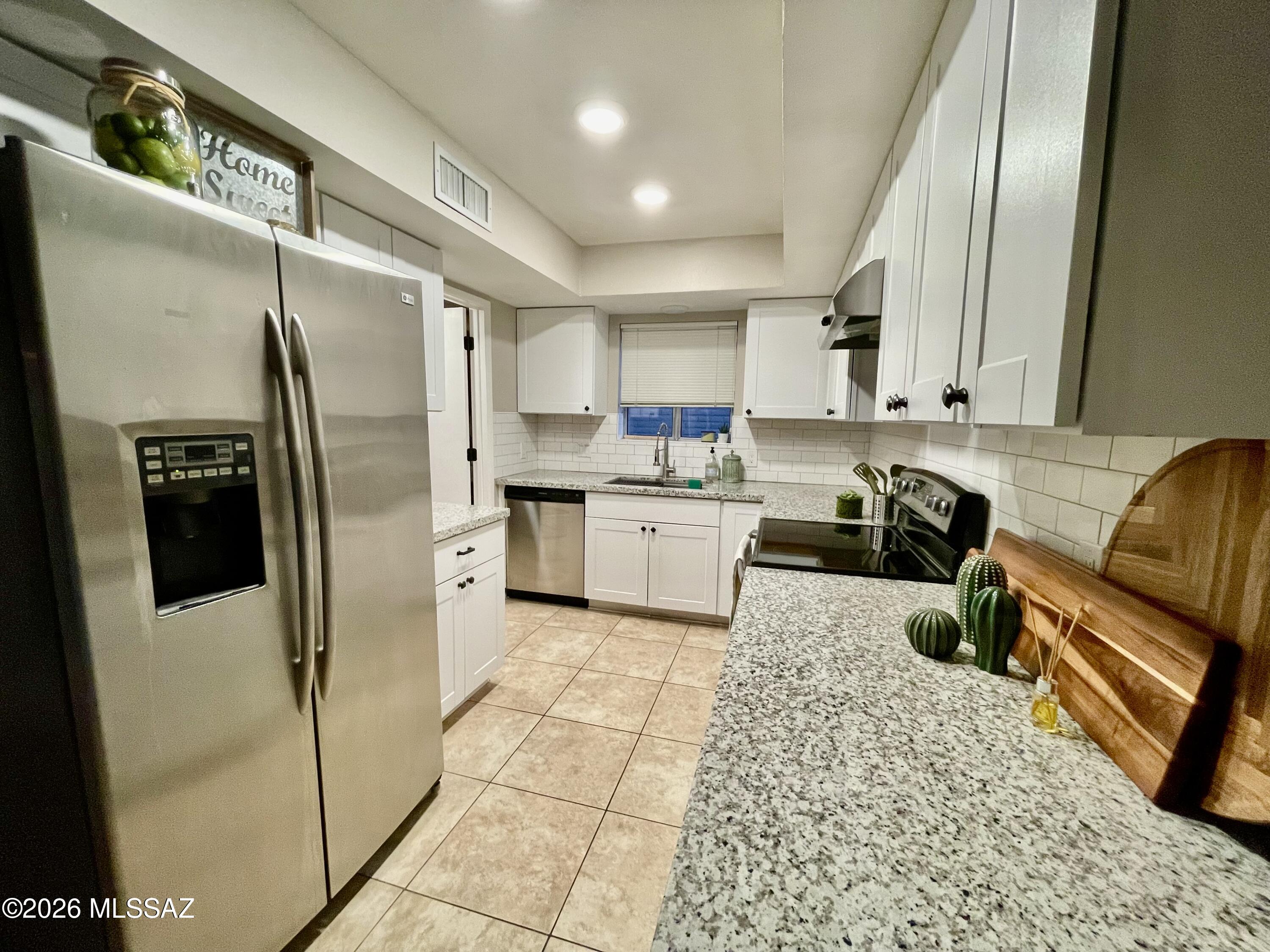 2434 N Shade Tree Circle