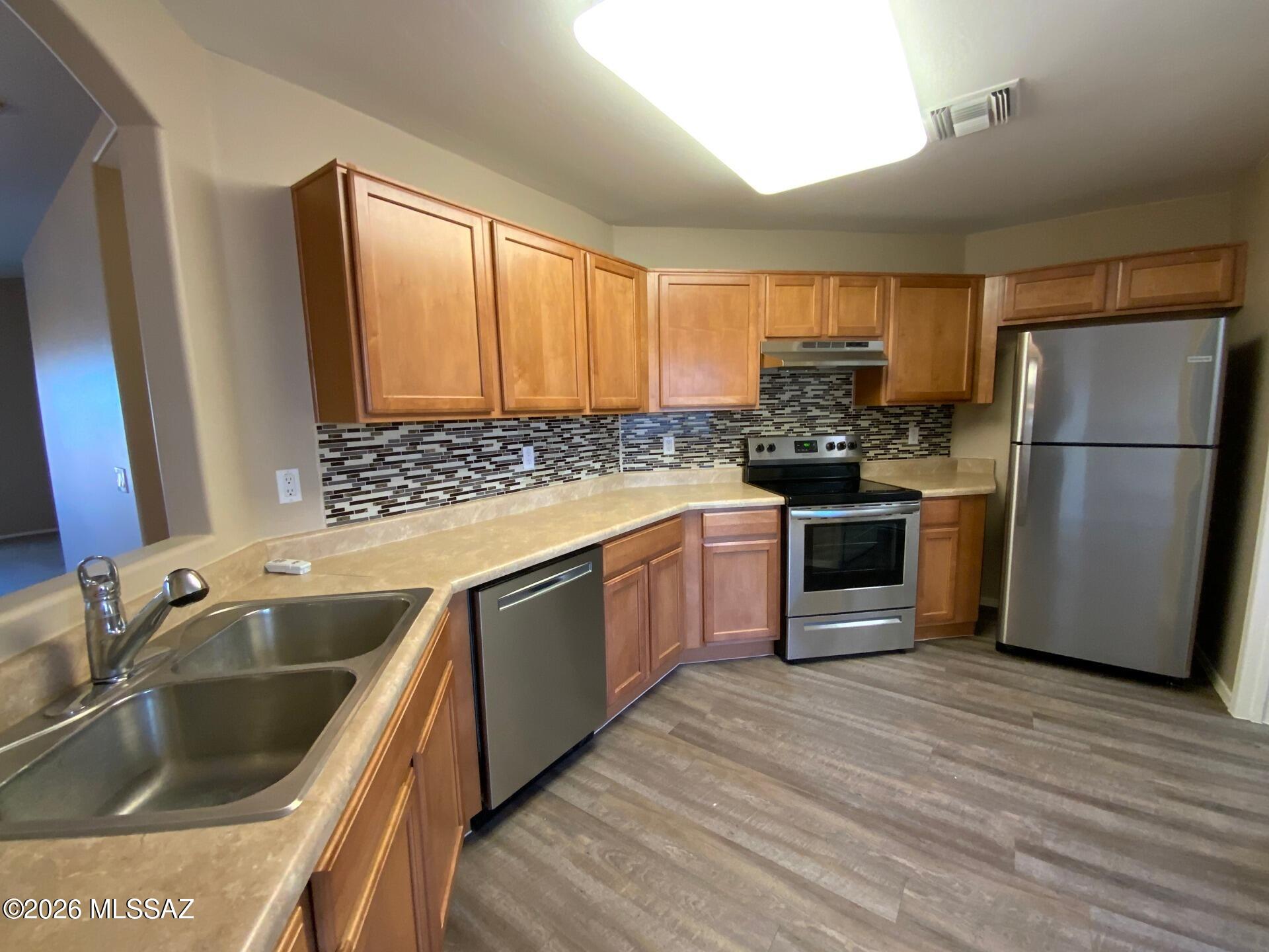 Valencia Reserve South (1-315) - Residential Lease