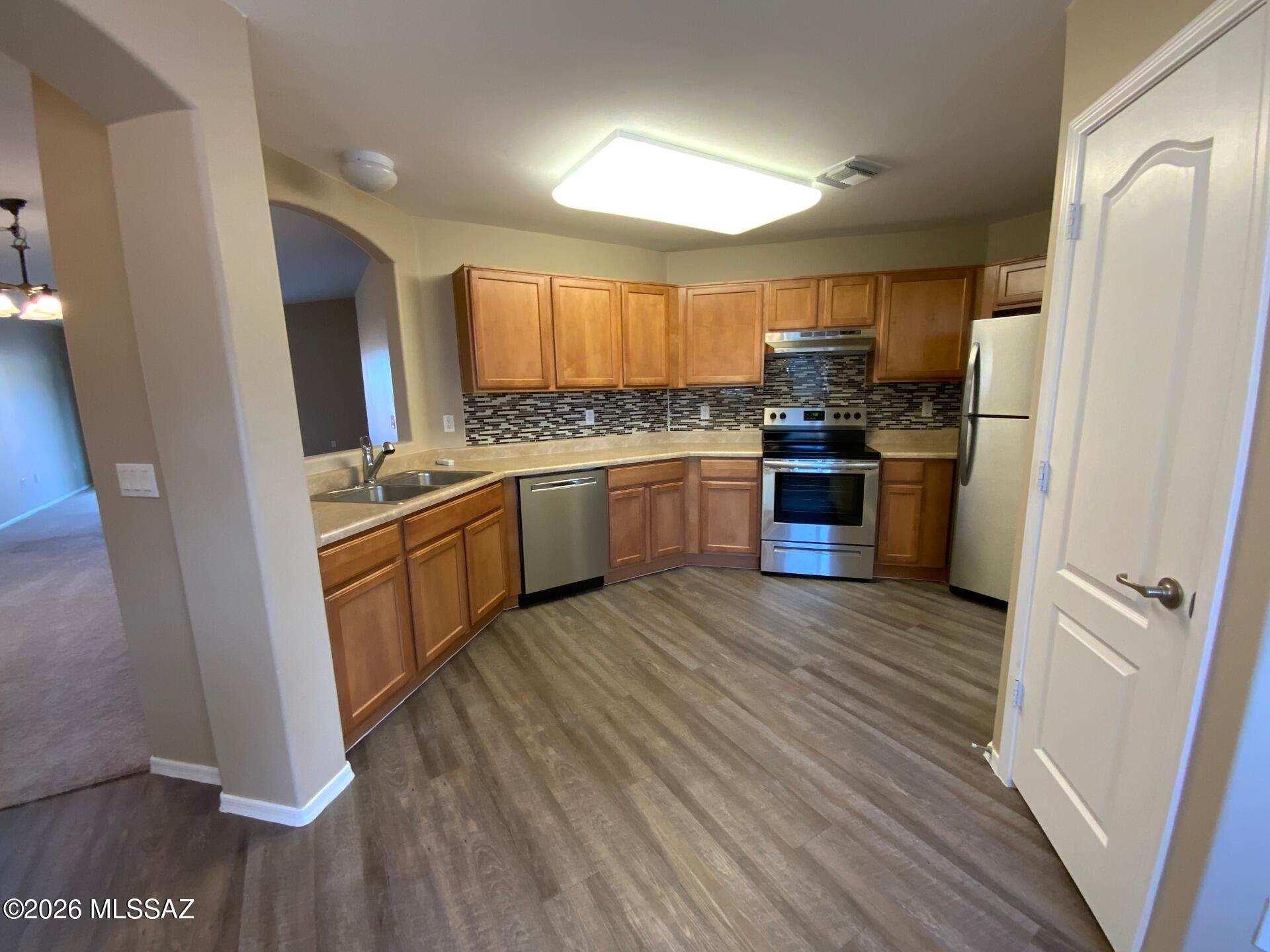 Valencia Reserve South (1-315) - Residential Lease