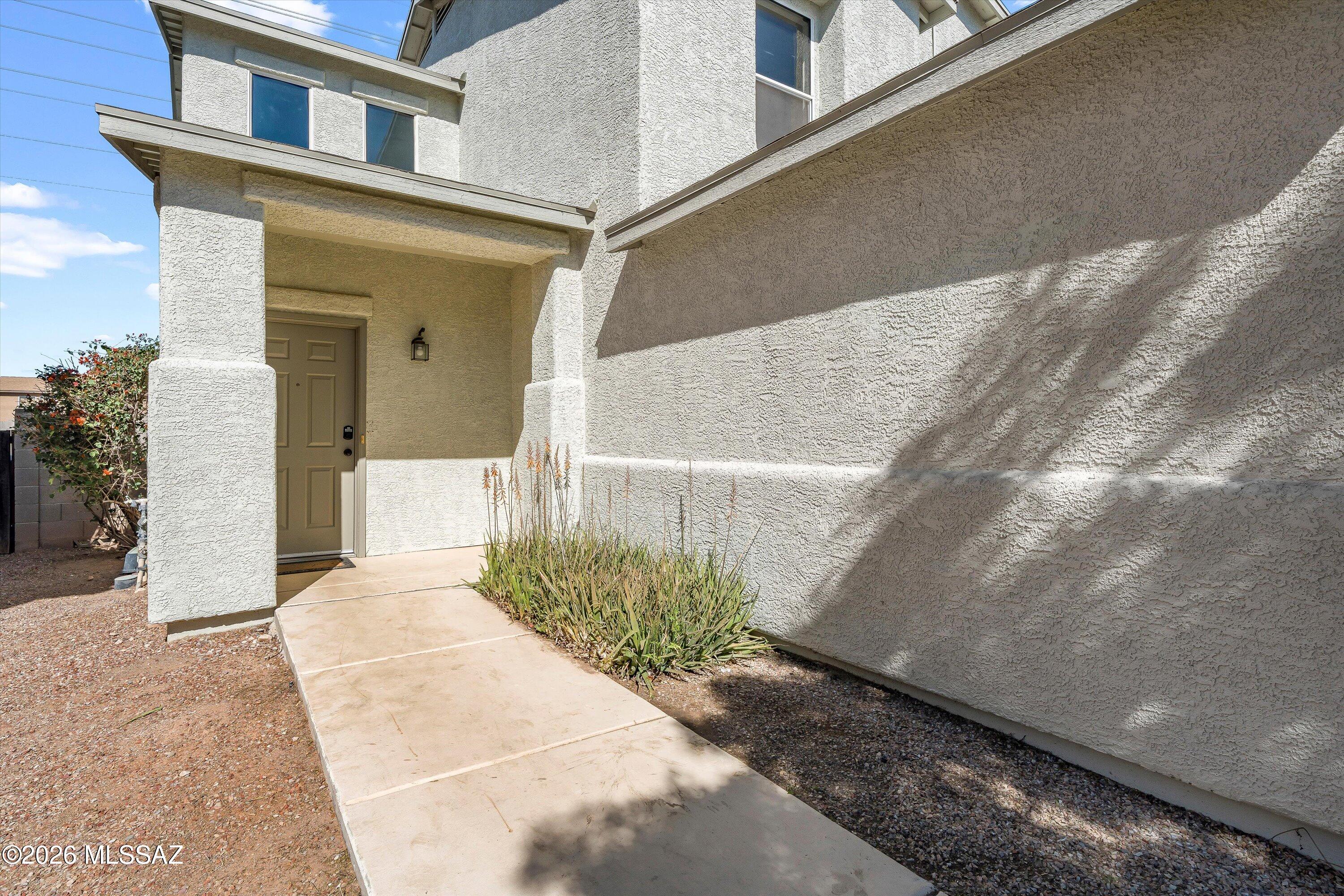 1469 E Wedwick Street