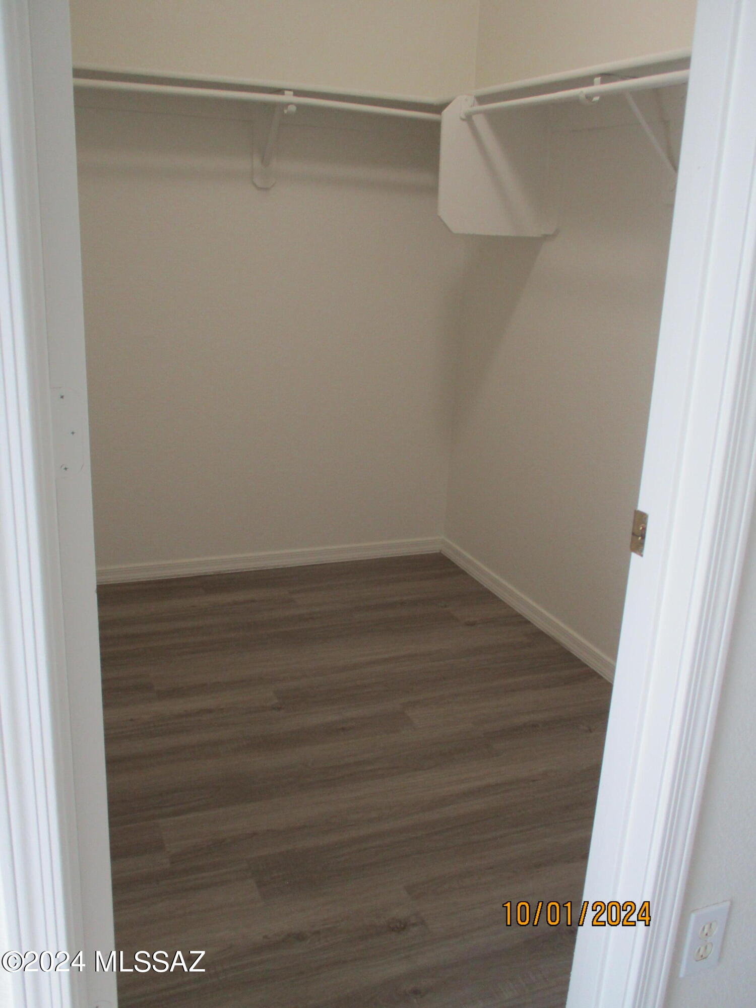 River Terrace (1-76) - Residential Lease