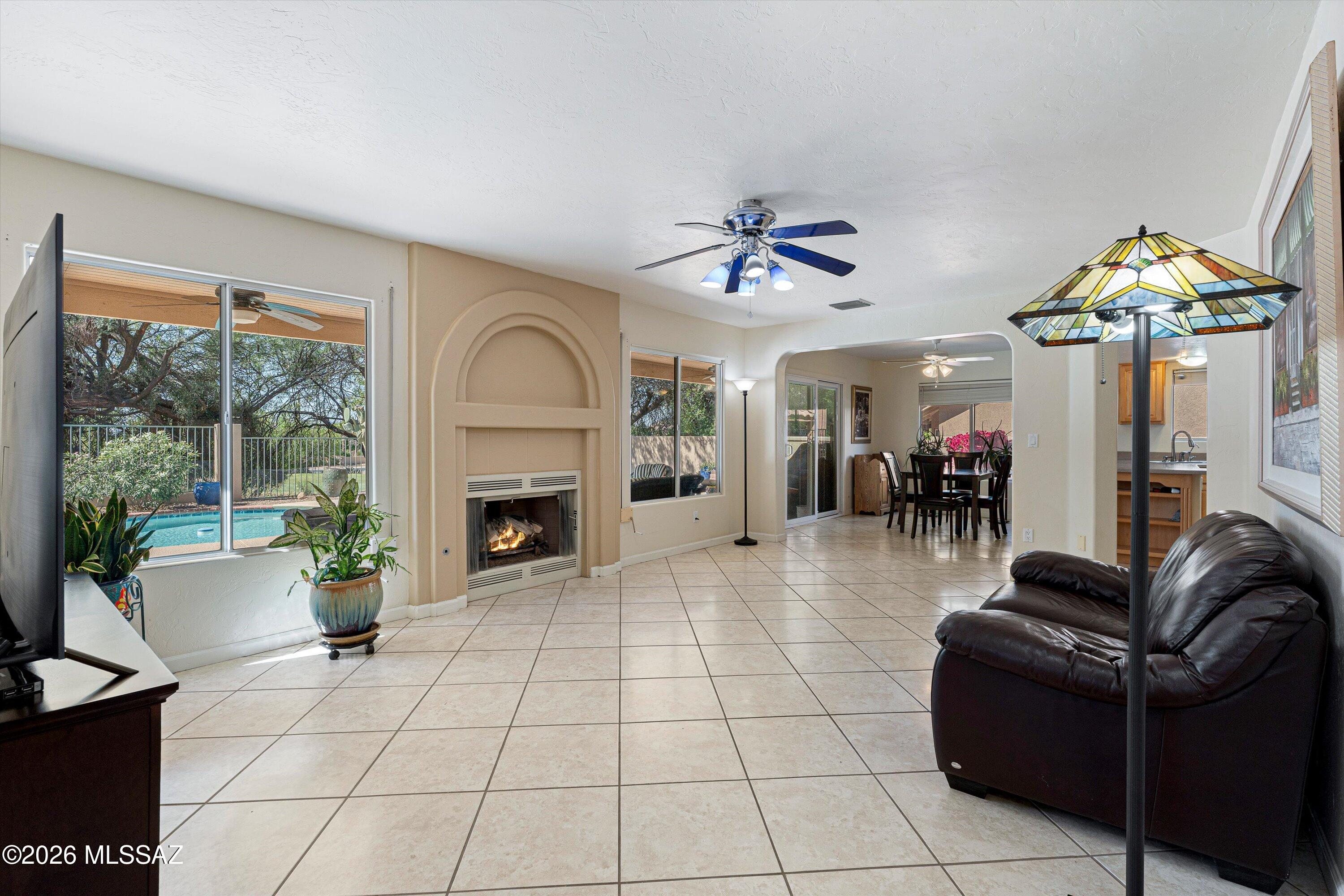 1821 W Desert Highlands Drive