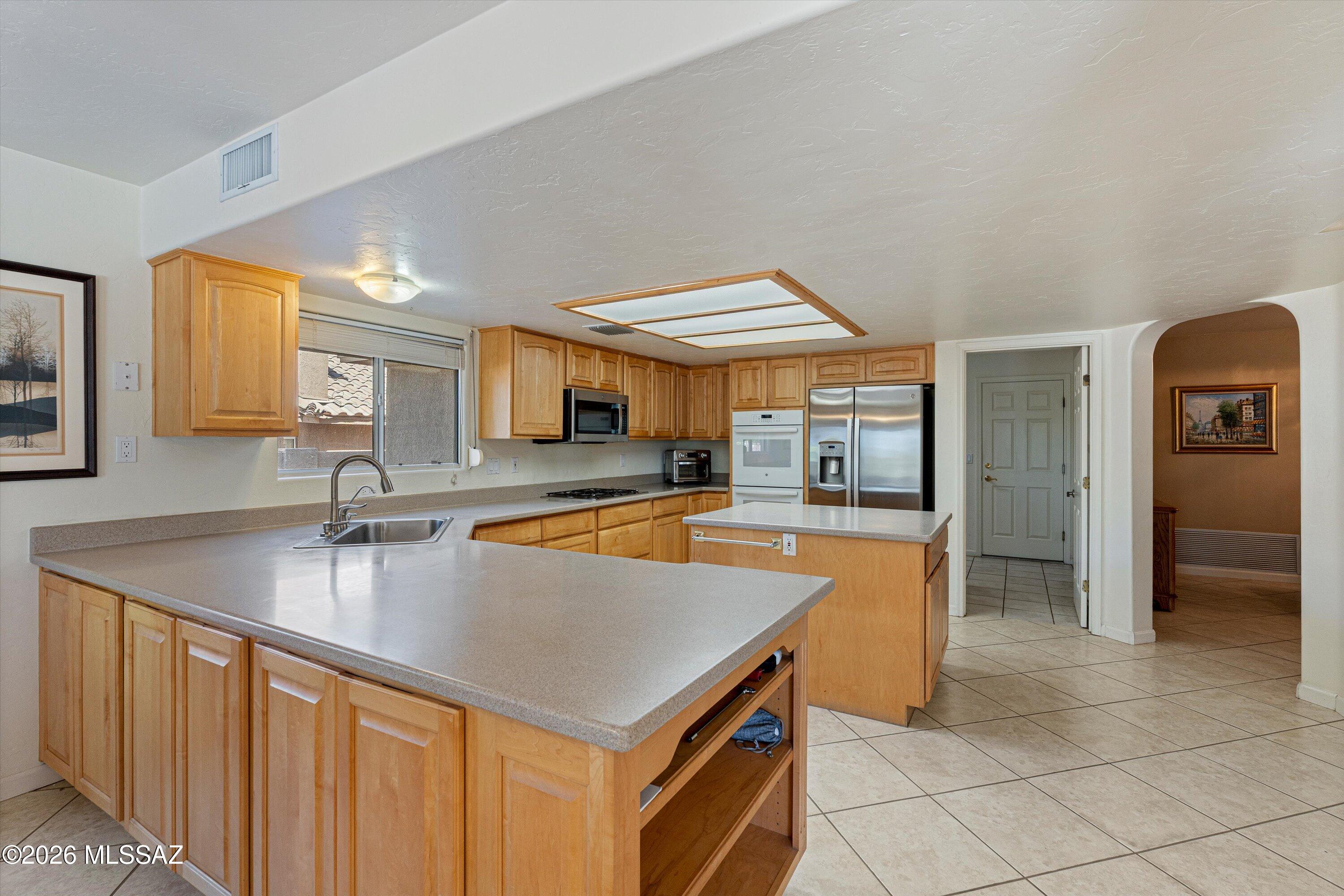 1821 W Desert Highlands Drive