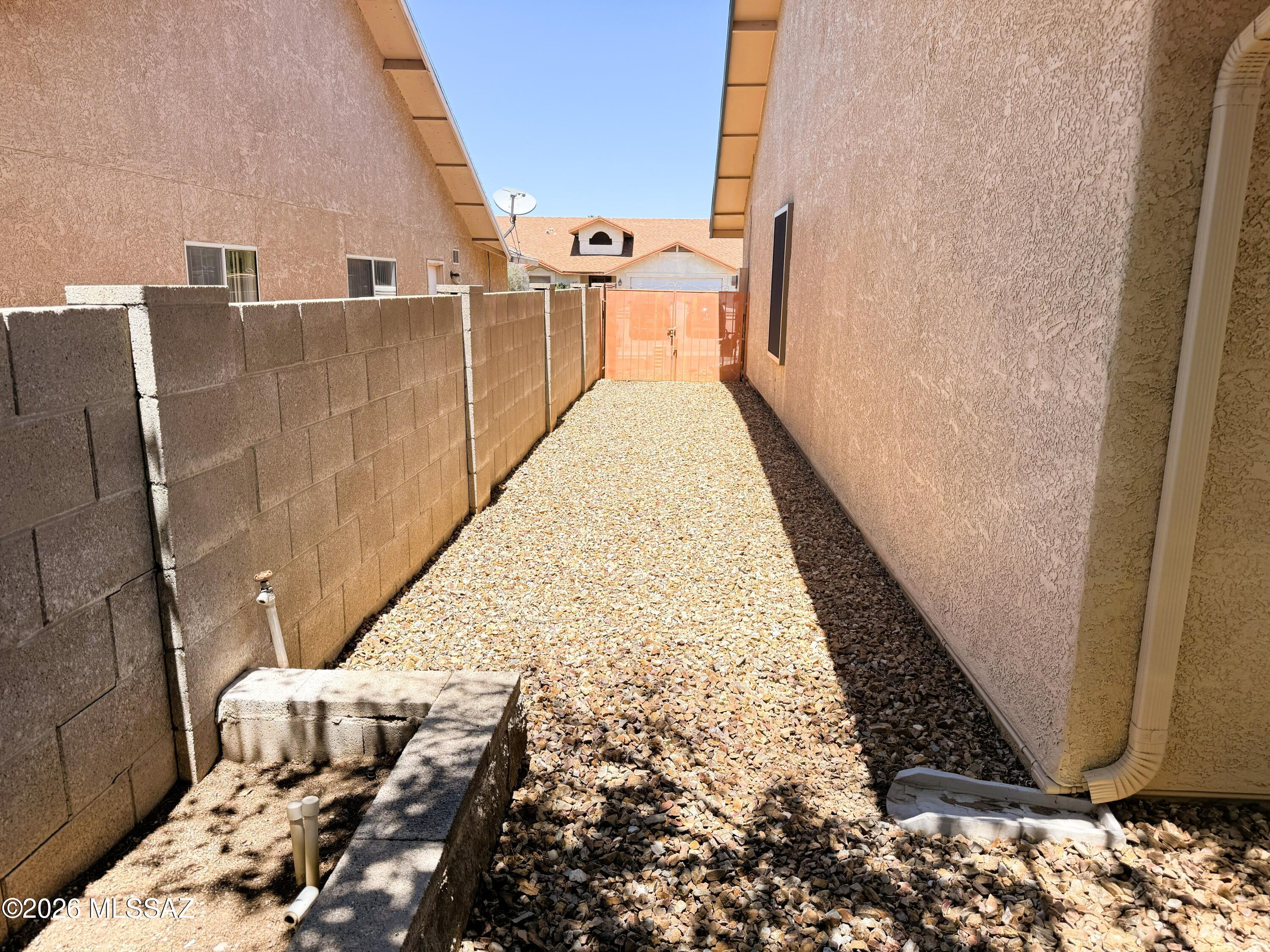 Hacienda Del Oro (1-78) - Residential