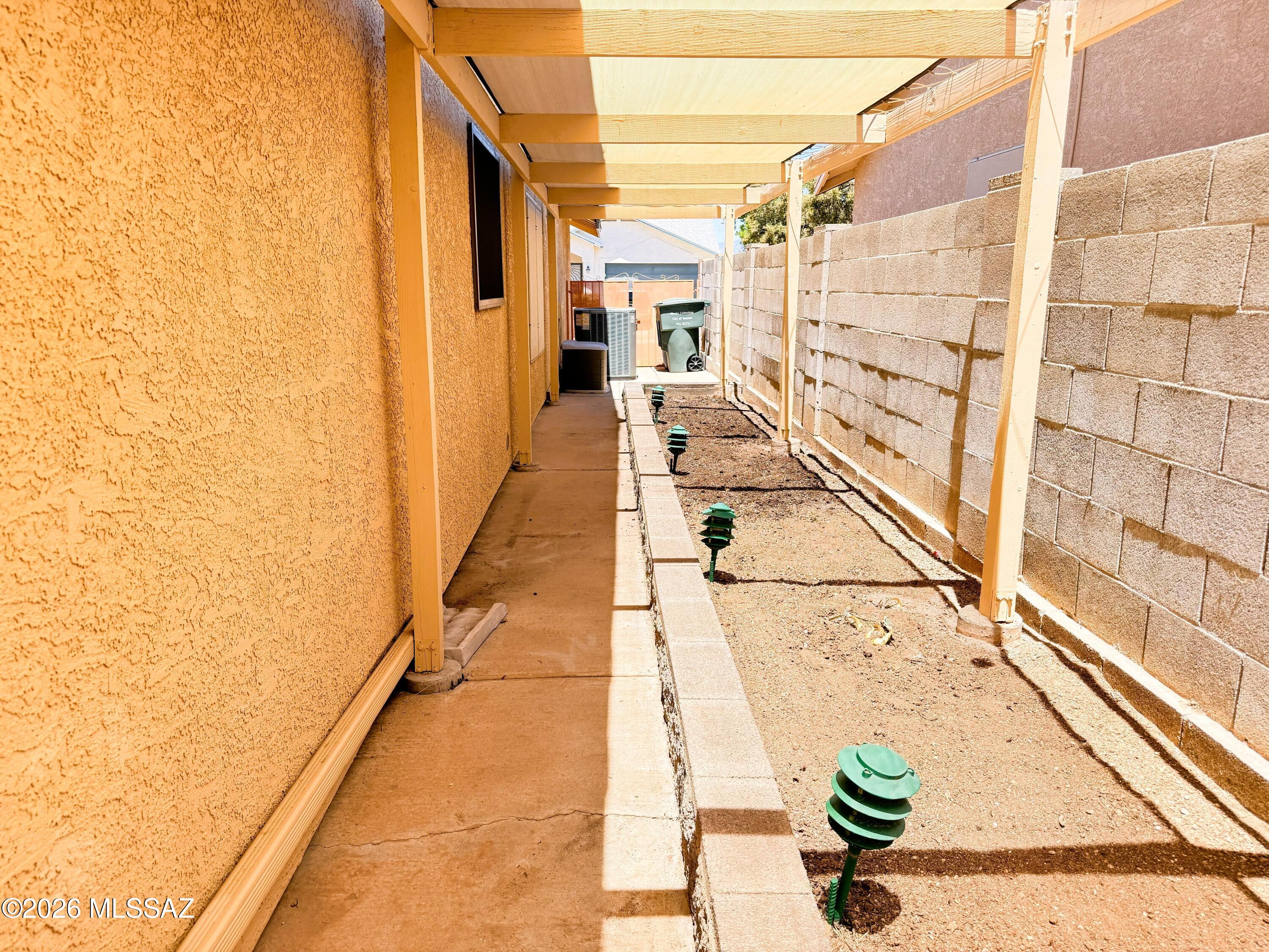 Hacienda Del Oro (1-78) - Residential