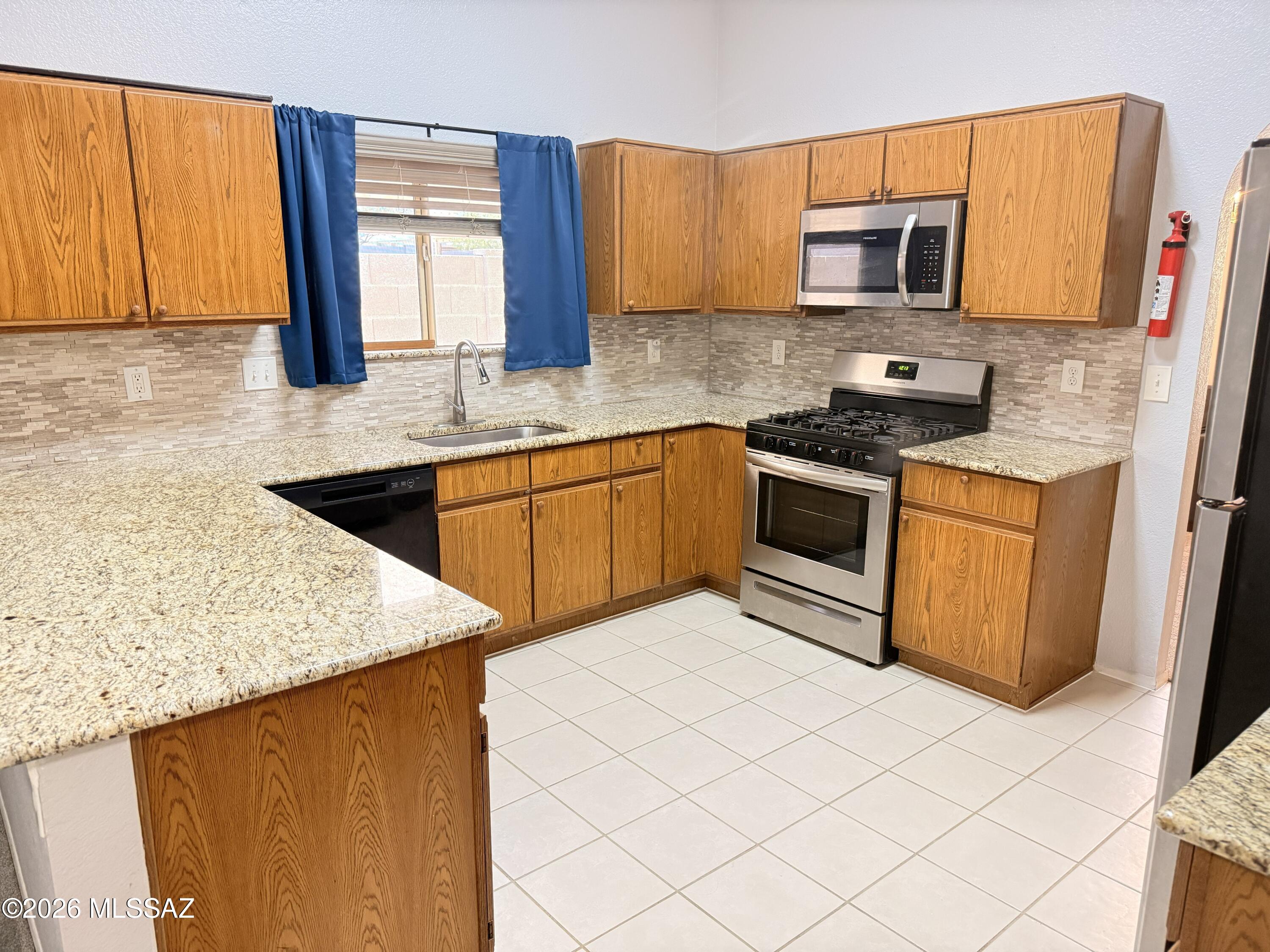 Hacienda Del Oro (1-78) - Residential
