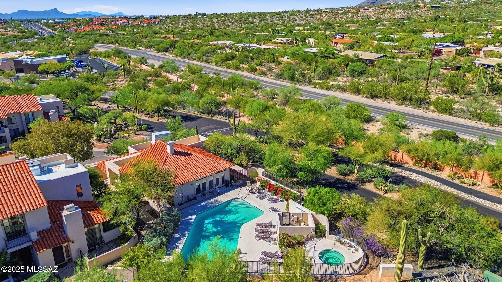 Condos At La Paloma (The) - Residential