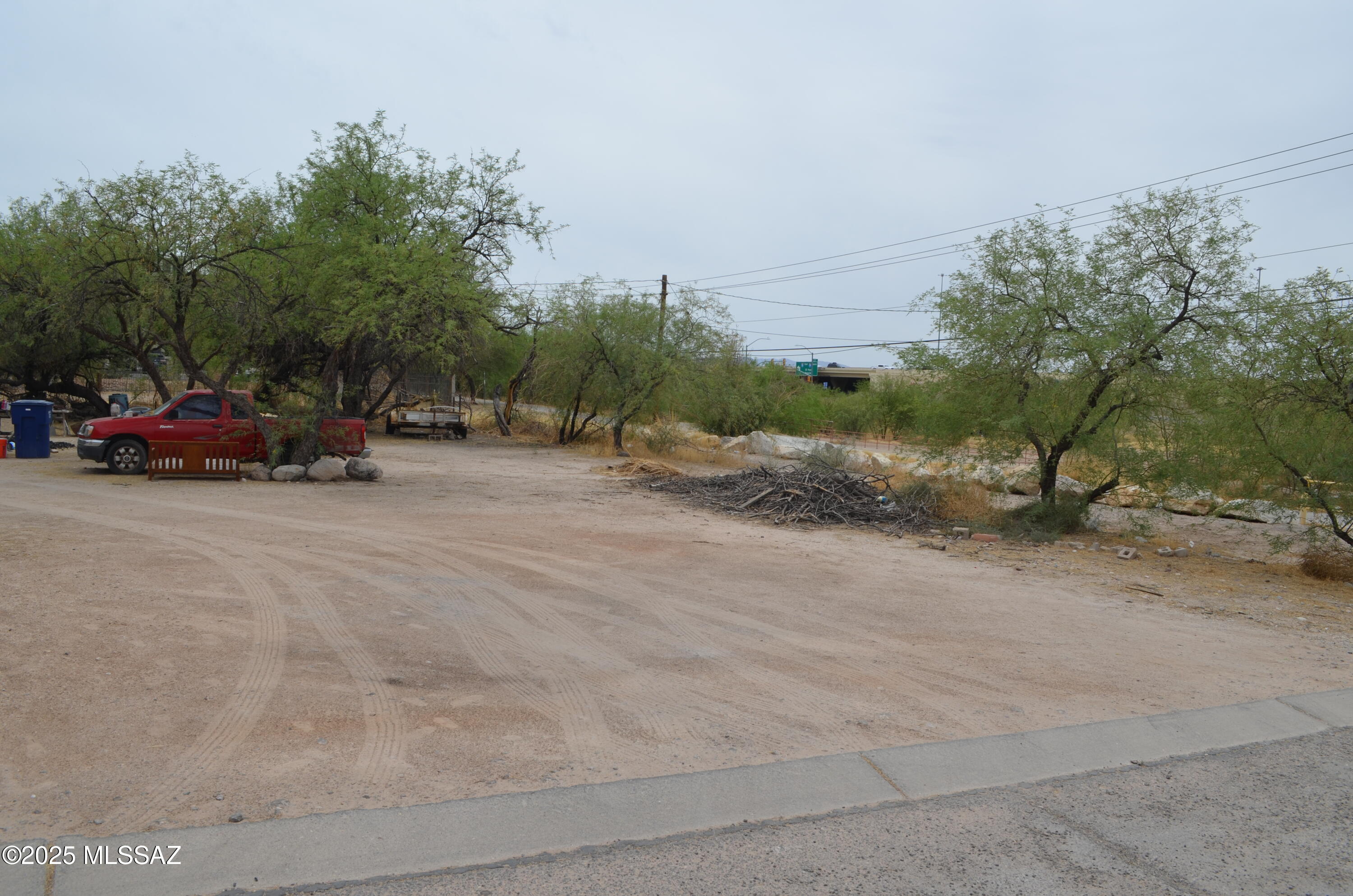 000 W San Xavier Street 3