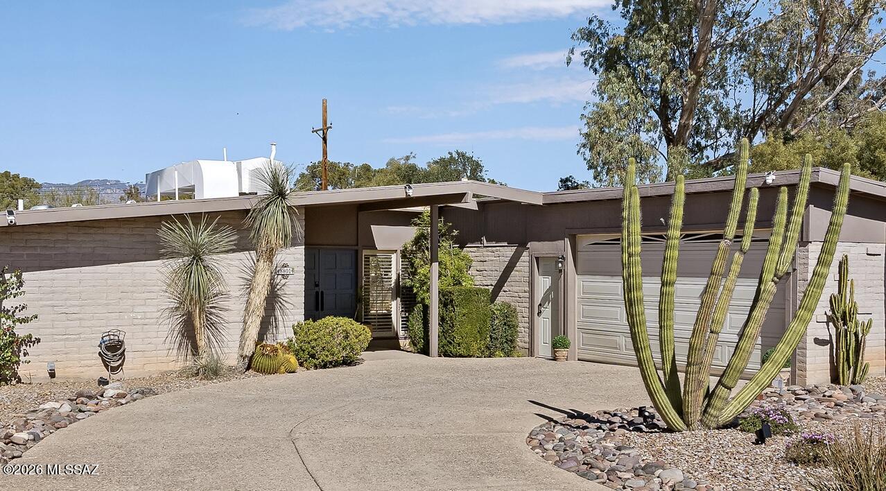 8801 E Lancaster Road