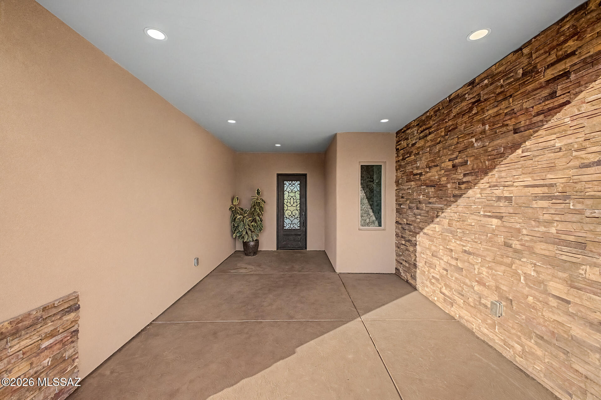 2399 E Della Roccia Court