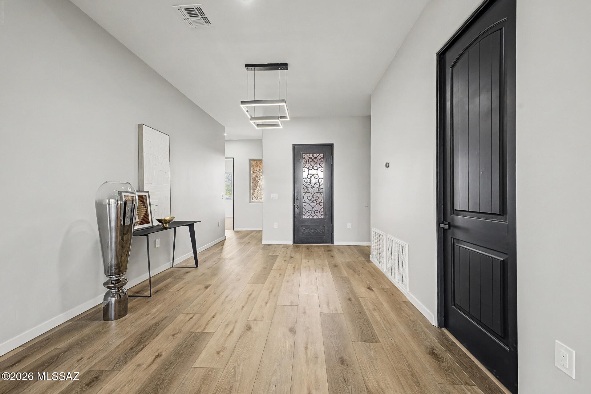 2399 E Della Roccia Court
