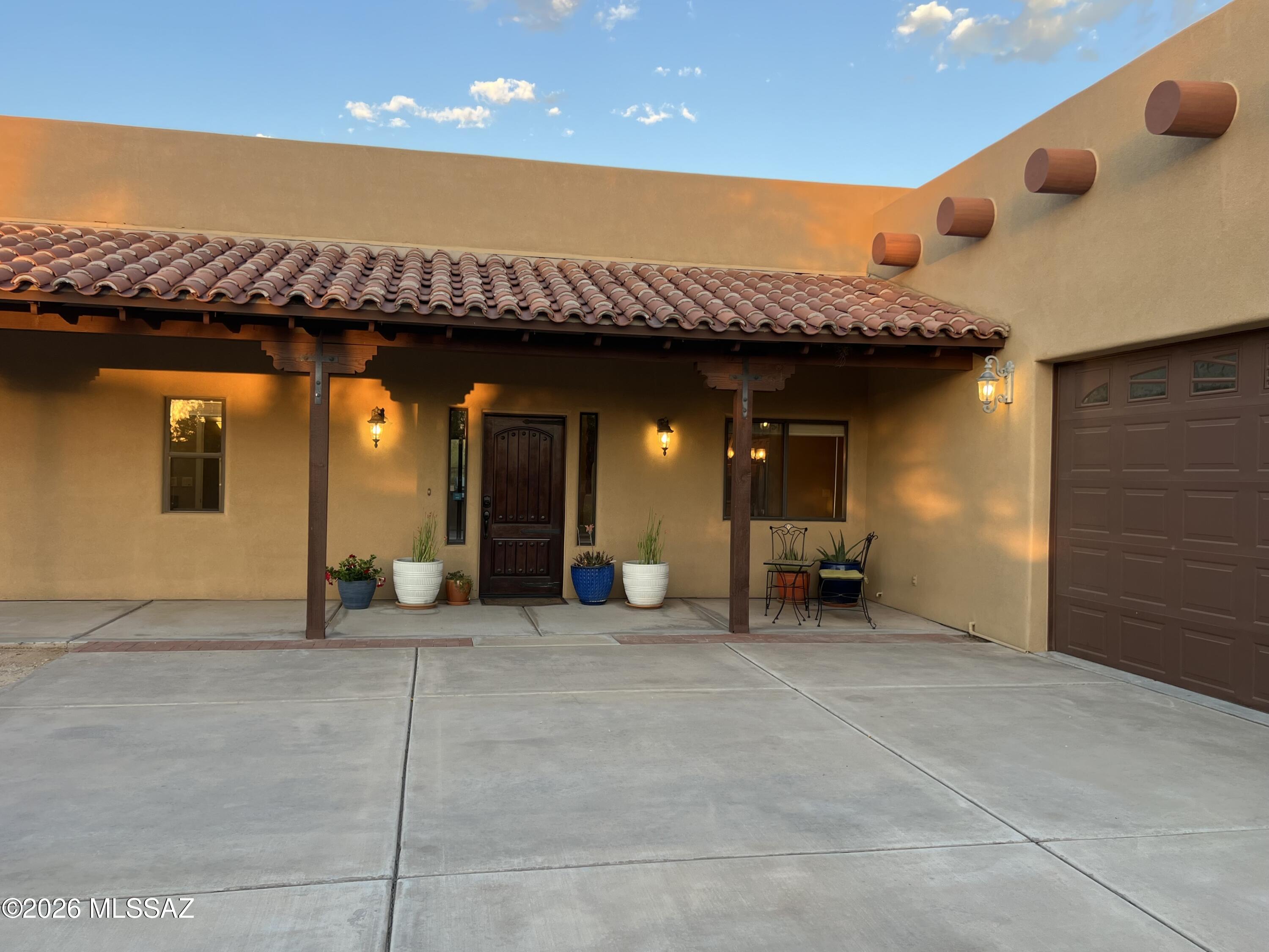 2825 W Lambert Lane