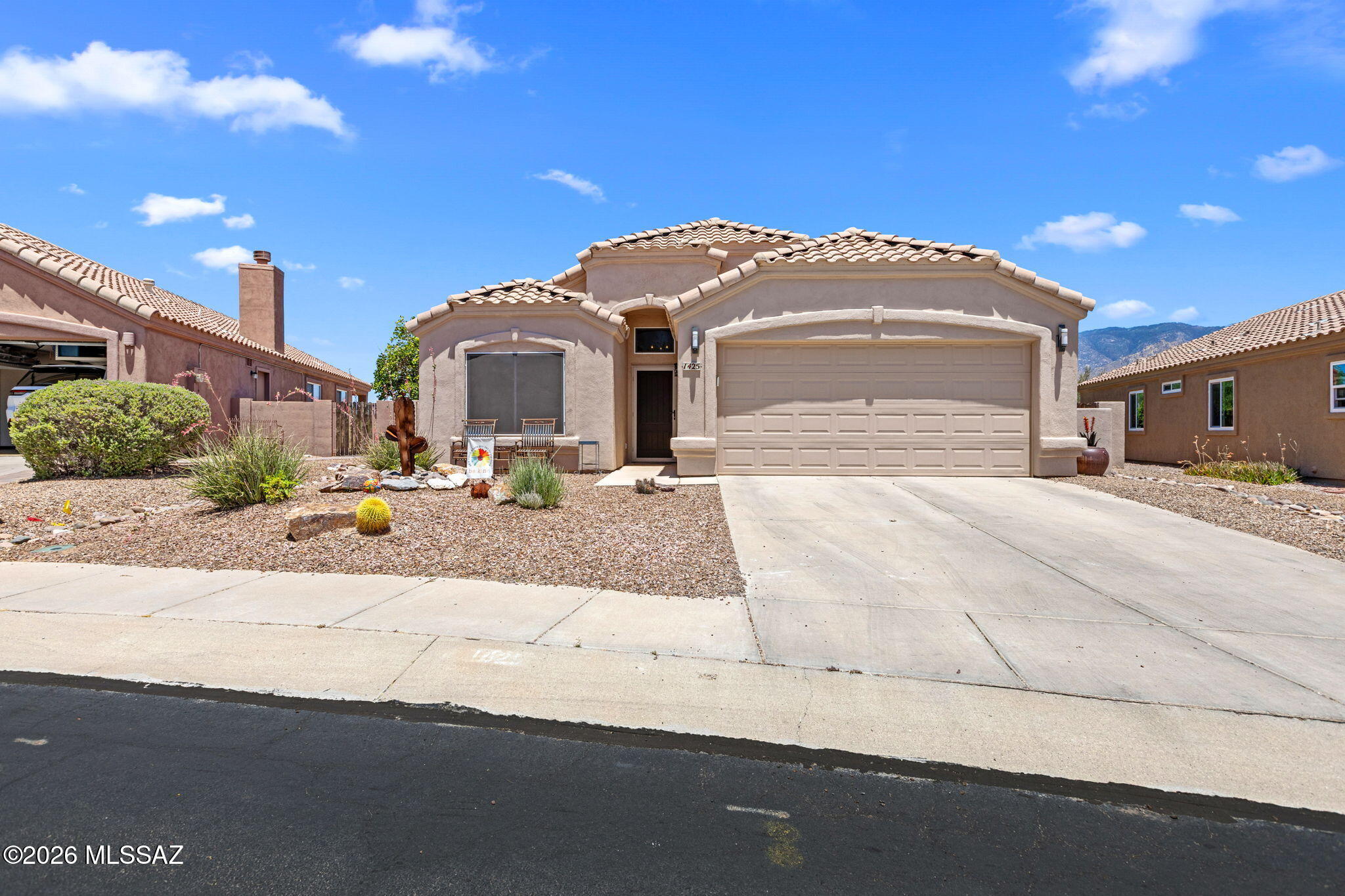 1425 E Ganymede