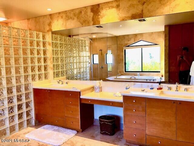 La Paloma Estates (1-35) - Residential Lease