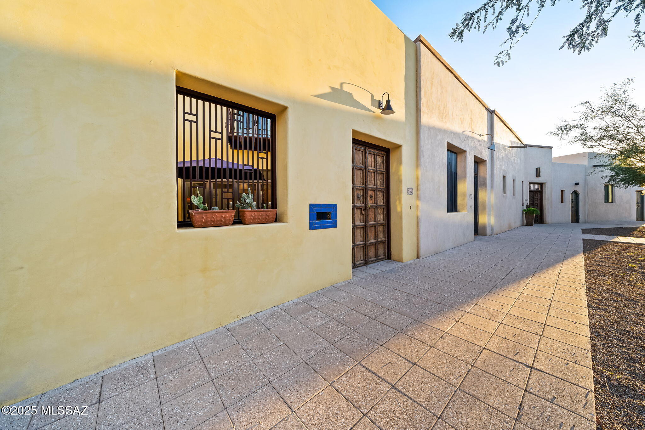 256 S Avenida del Palo Fiero