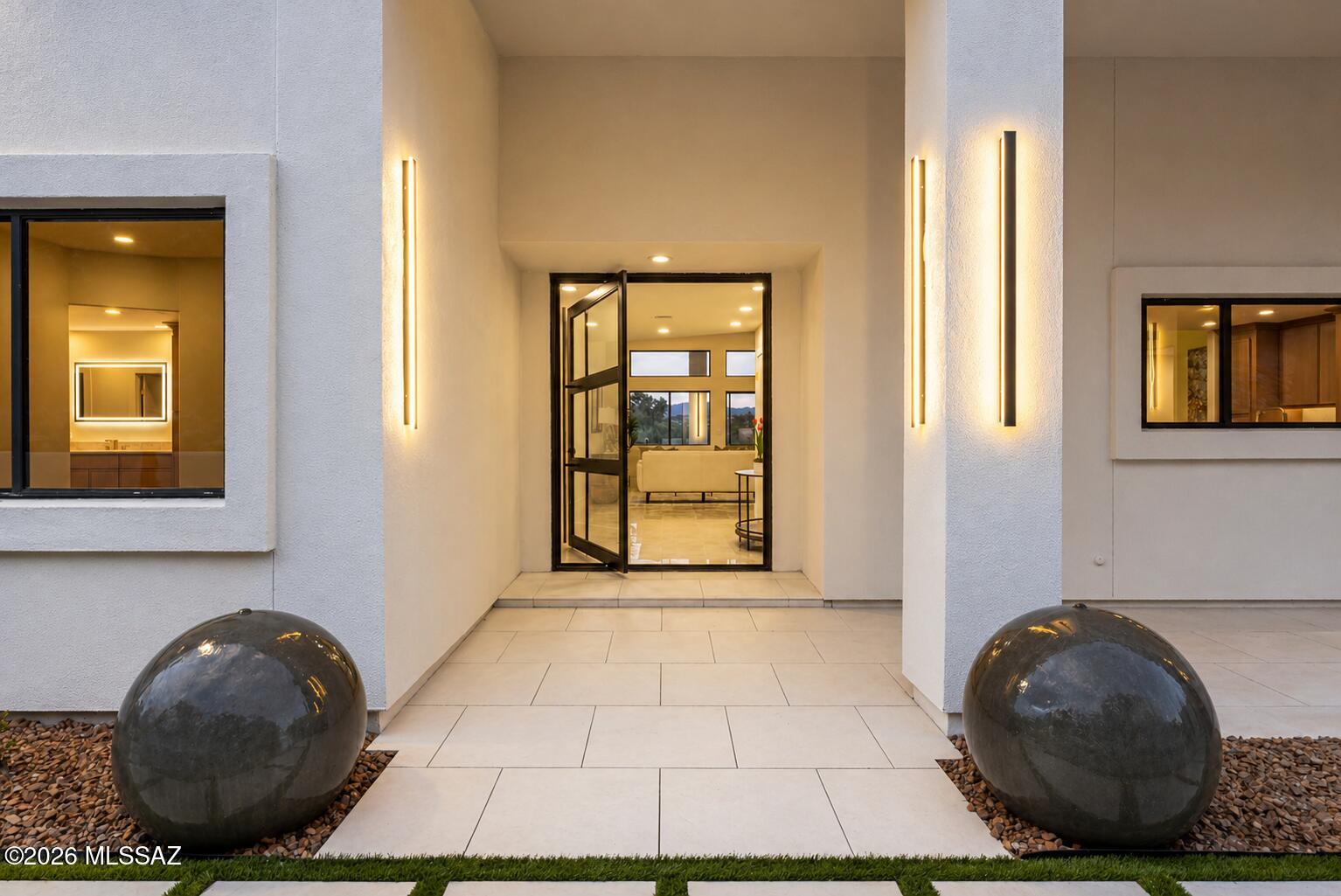 295 W Valle Del Oro Road