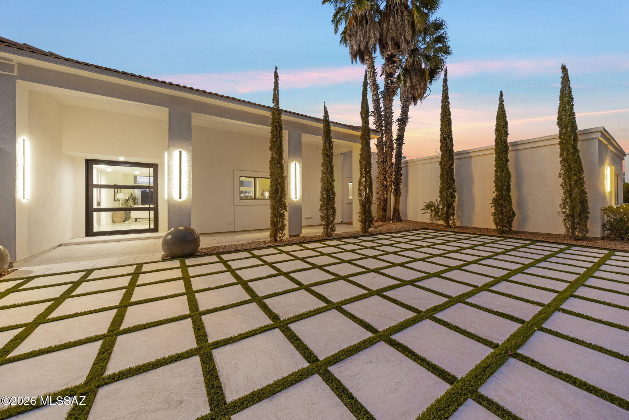295 W Valle Del Oro Road