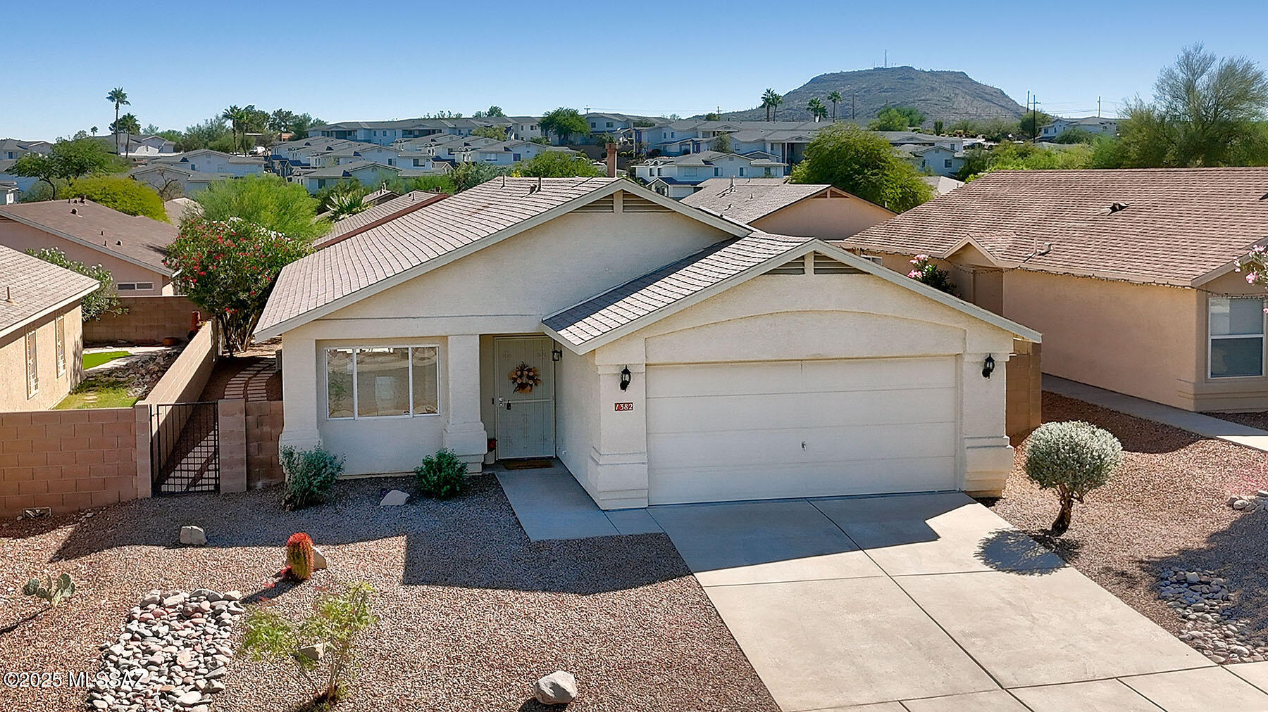 1382 N THUNDER RIDGE Drive